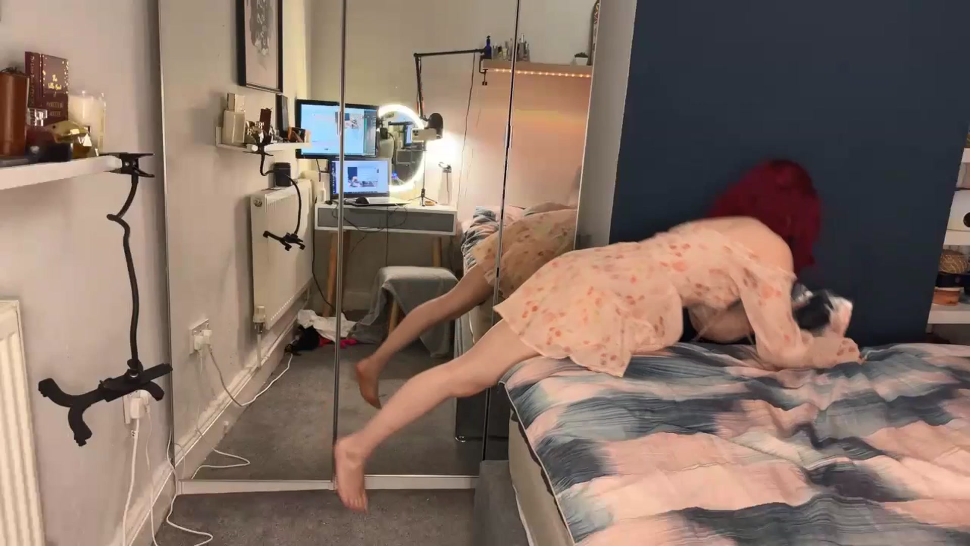Gallery image thumbnail from LolaBunnybun's myfreecams stream on, 06/10/2023, 03:11 image 1 of 20