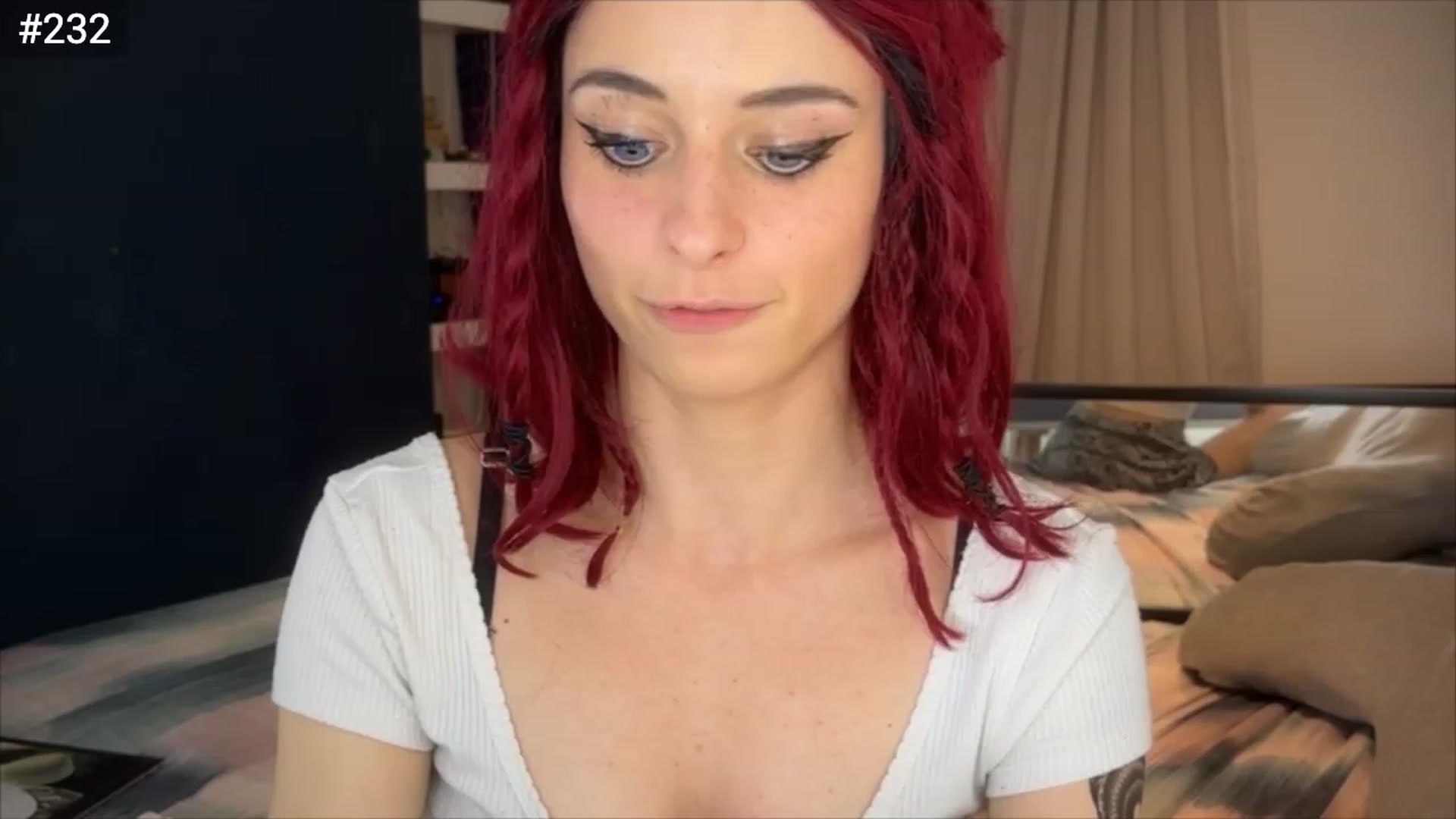 Gallery image thumbnail from LolaBunnybun's myfreecams stream on, 09/07/2023, 24:27 image 6 of 20
