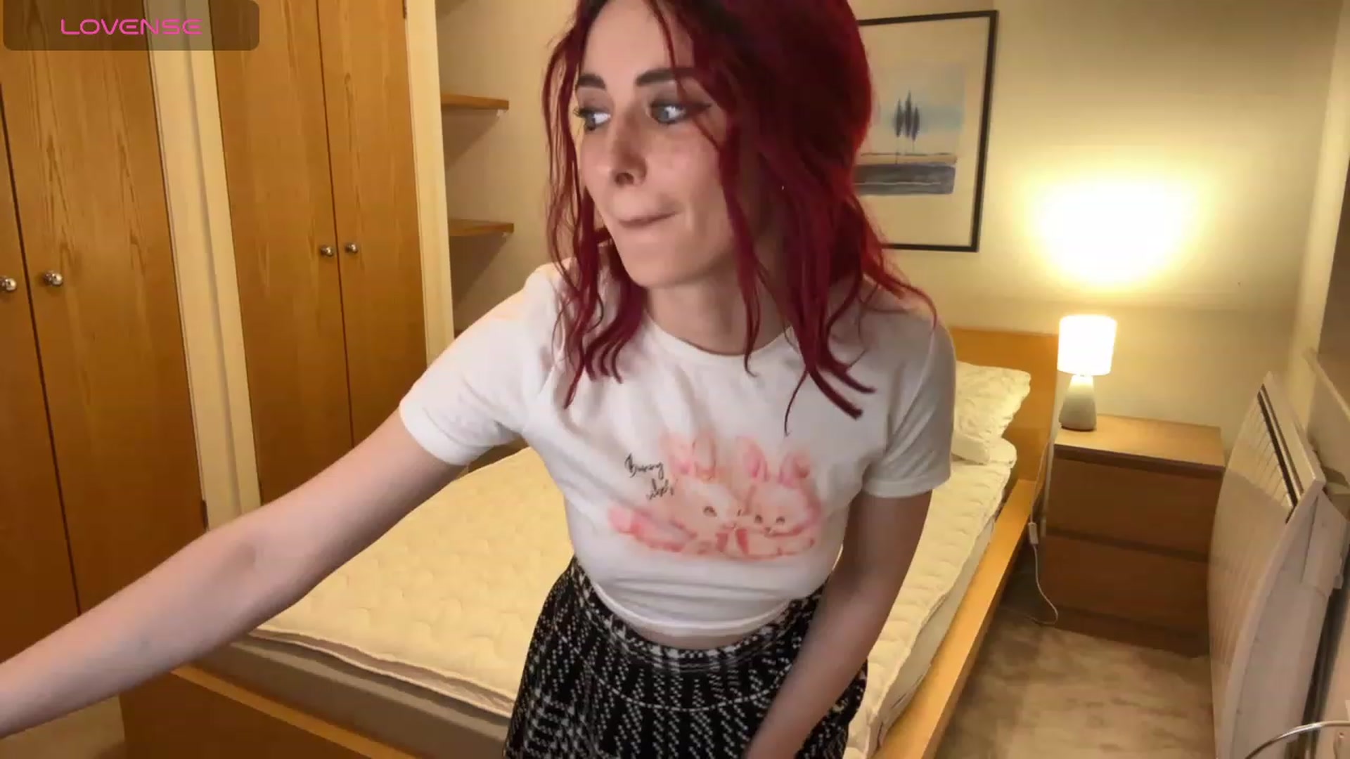 Gallery image thumbnail from LolaBunnybun's myfreecams stream on, 12/17/2023, 03:37 image 10 of 20