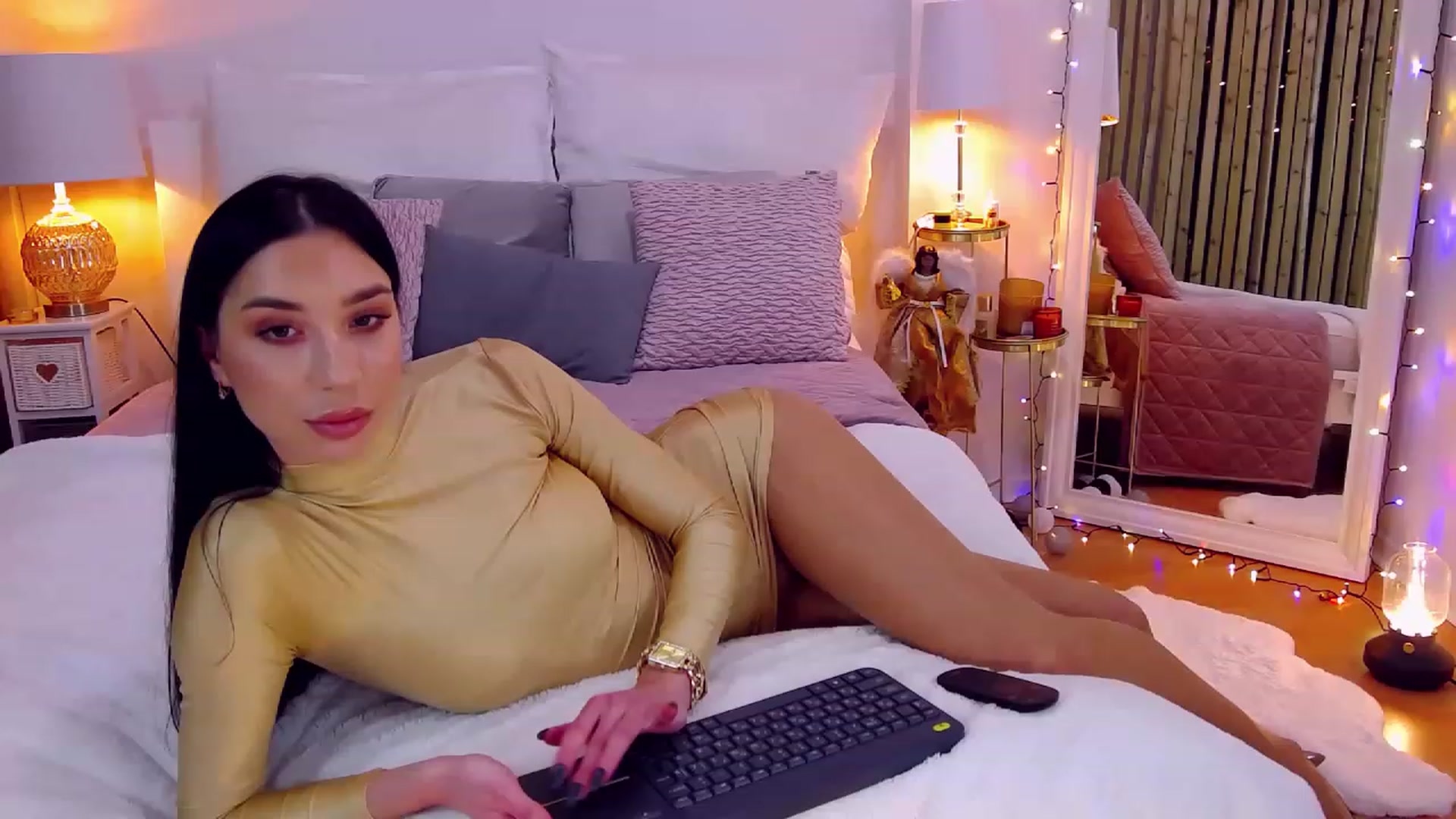 Gallery image thumbnail from LolaNiceAss1's myfreecams stream on, 12/02/2022, 17:38 image 11 of 20