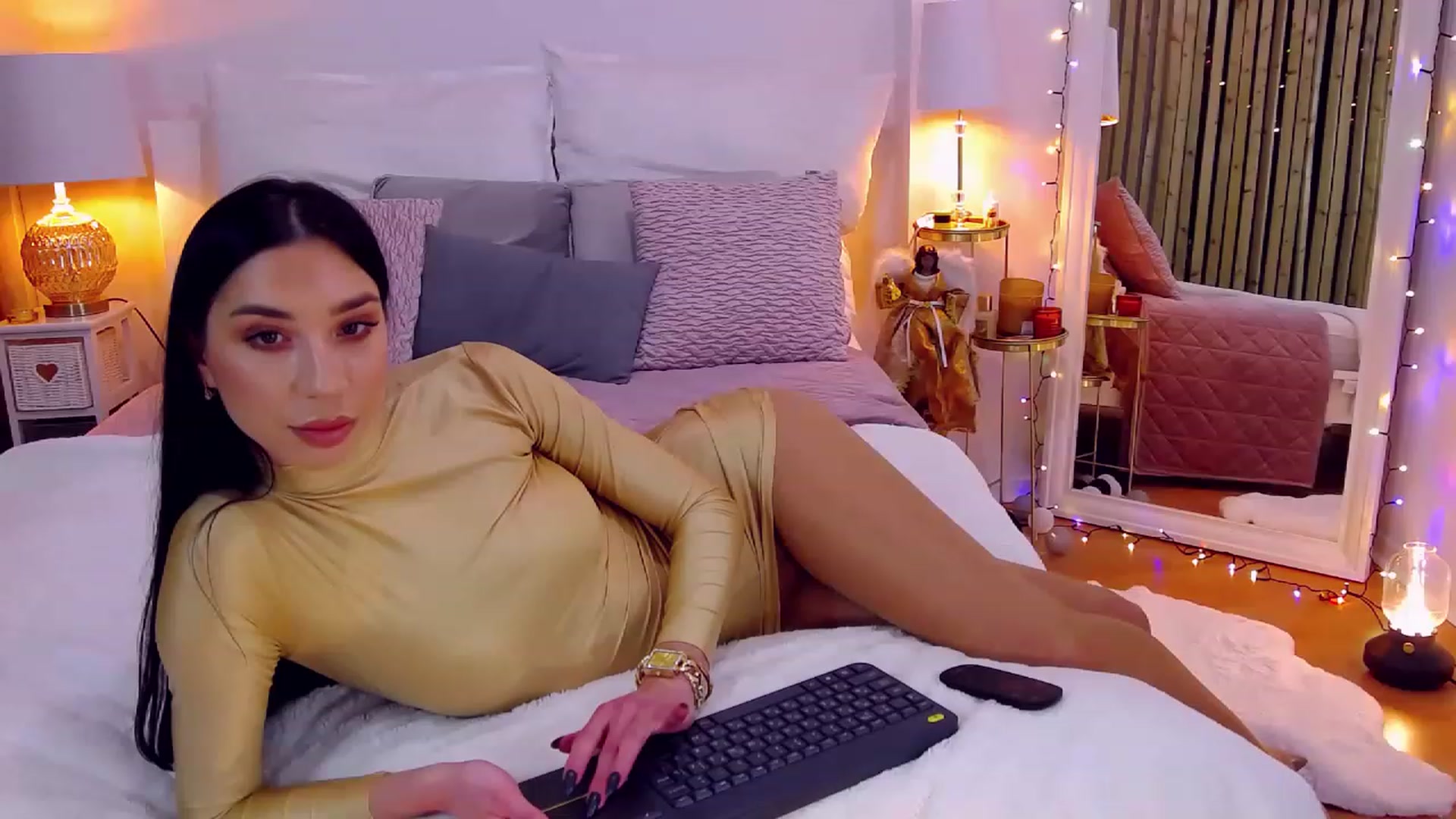 Gallery image thumbnail from LolaNiceAss1's myfreecams stream on, 12/02/2022, 17:38 image 17 of 20