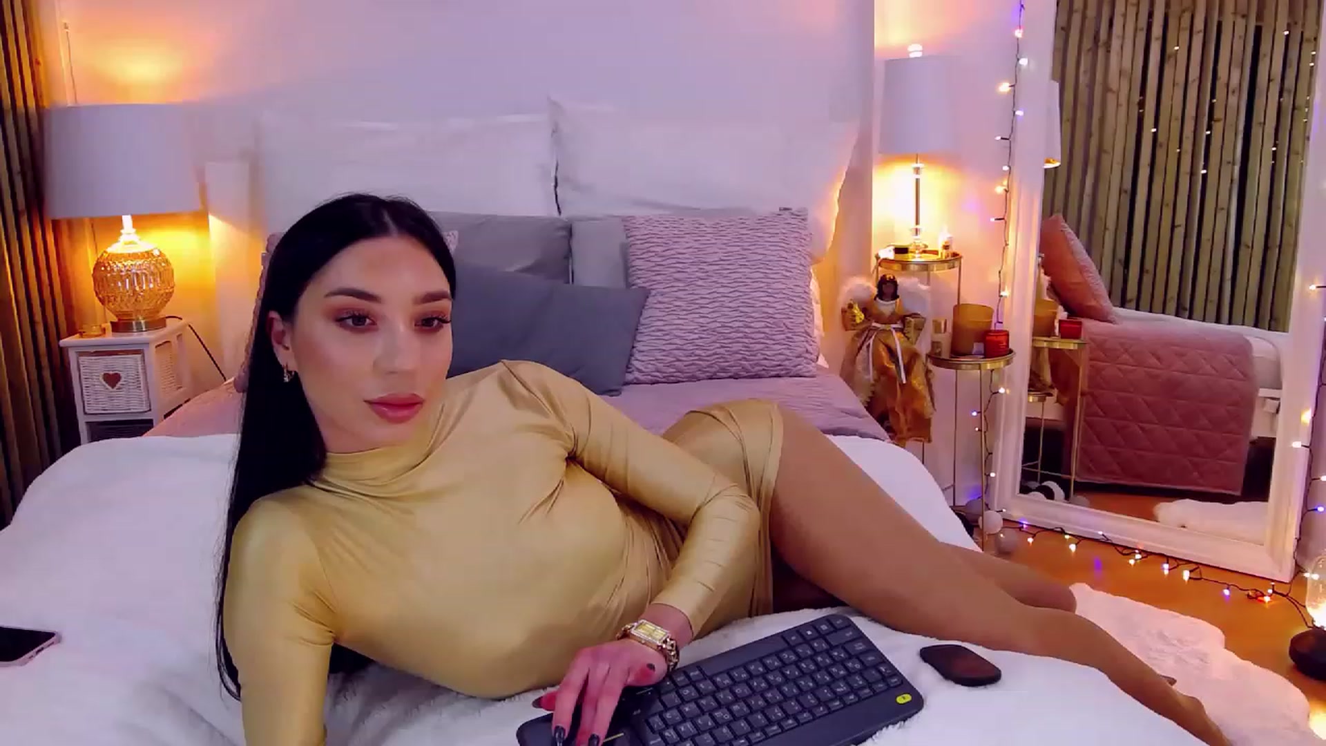 Gallery image thumbnail from LolaNiceAss1's myfreecams stream on, 12/02/2022, 17:38 image 3 of 20