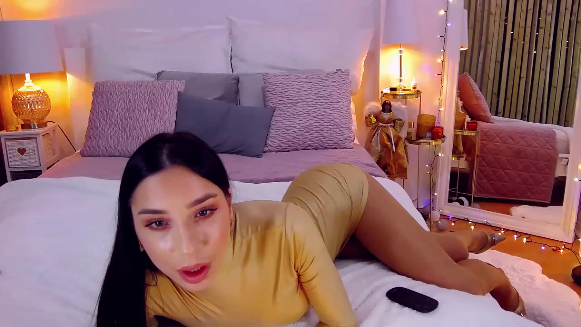 Gallery image thumbnail from LolaNiceAss1's myfreecams stream on, 12/02/2022, 17:38 image 2 of 20