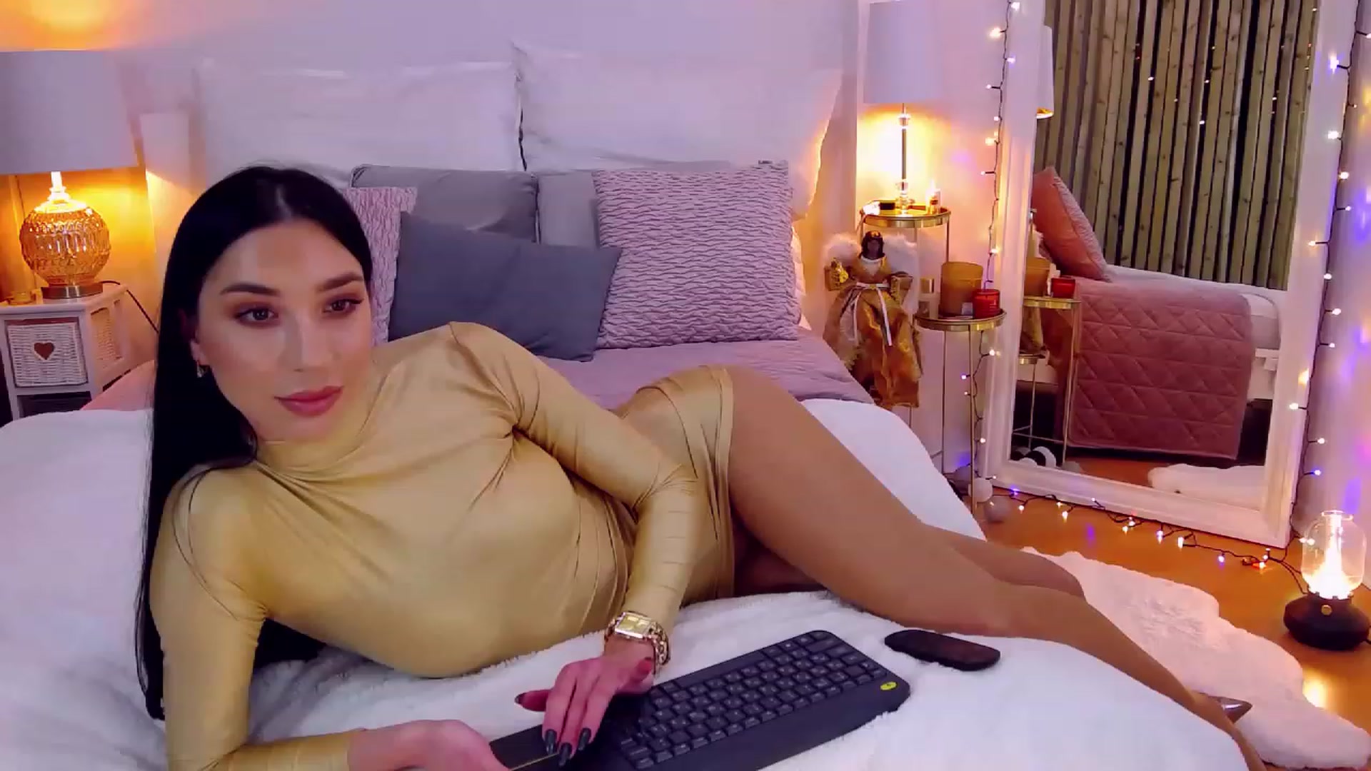 Gallery image thumbnail from LolaNiceAss1's myfreecams stream on, 12/02/2022, 17:38 image 13 of 20