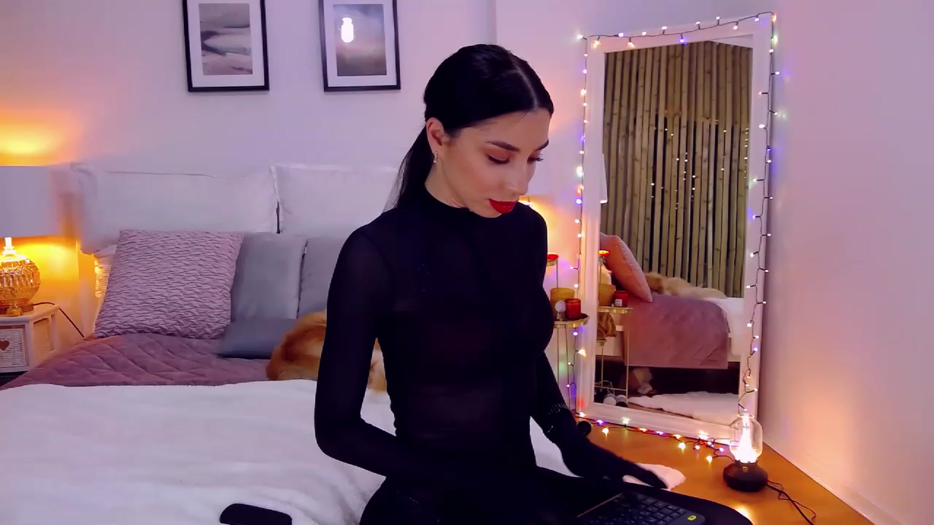 Gallery image thumbnail from LolaNiceAss1's myfreecams stream on, 12/10/2022, 18:11 image 11 of 20