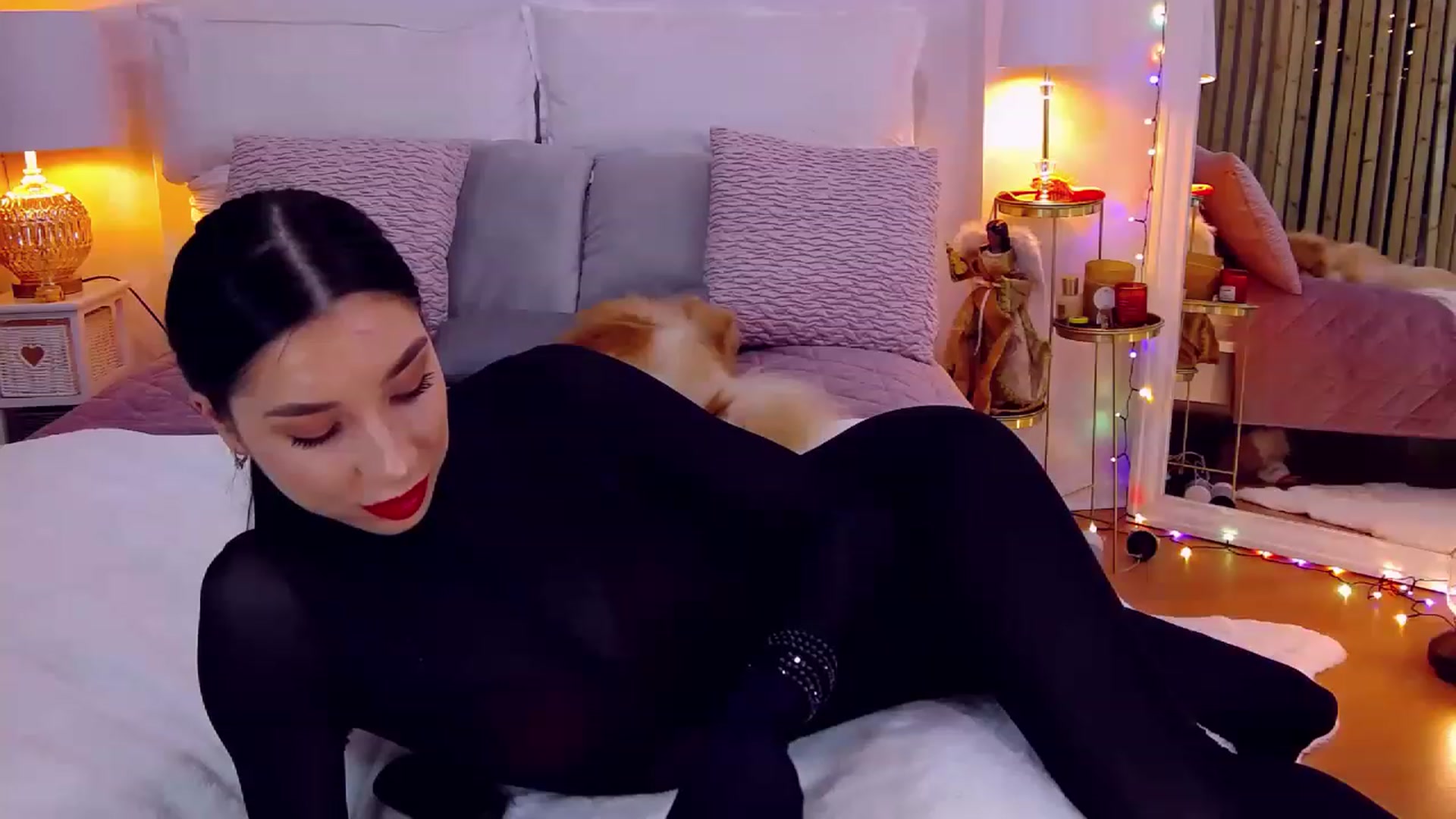 Gallery image thumbnail from LolaNiceAss1's myfreecams stream on, 12/10/2022, 18:11 image 9 of 20