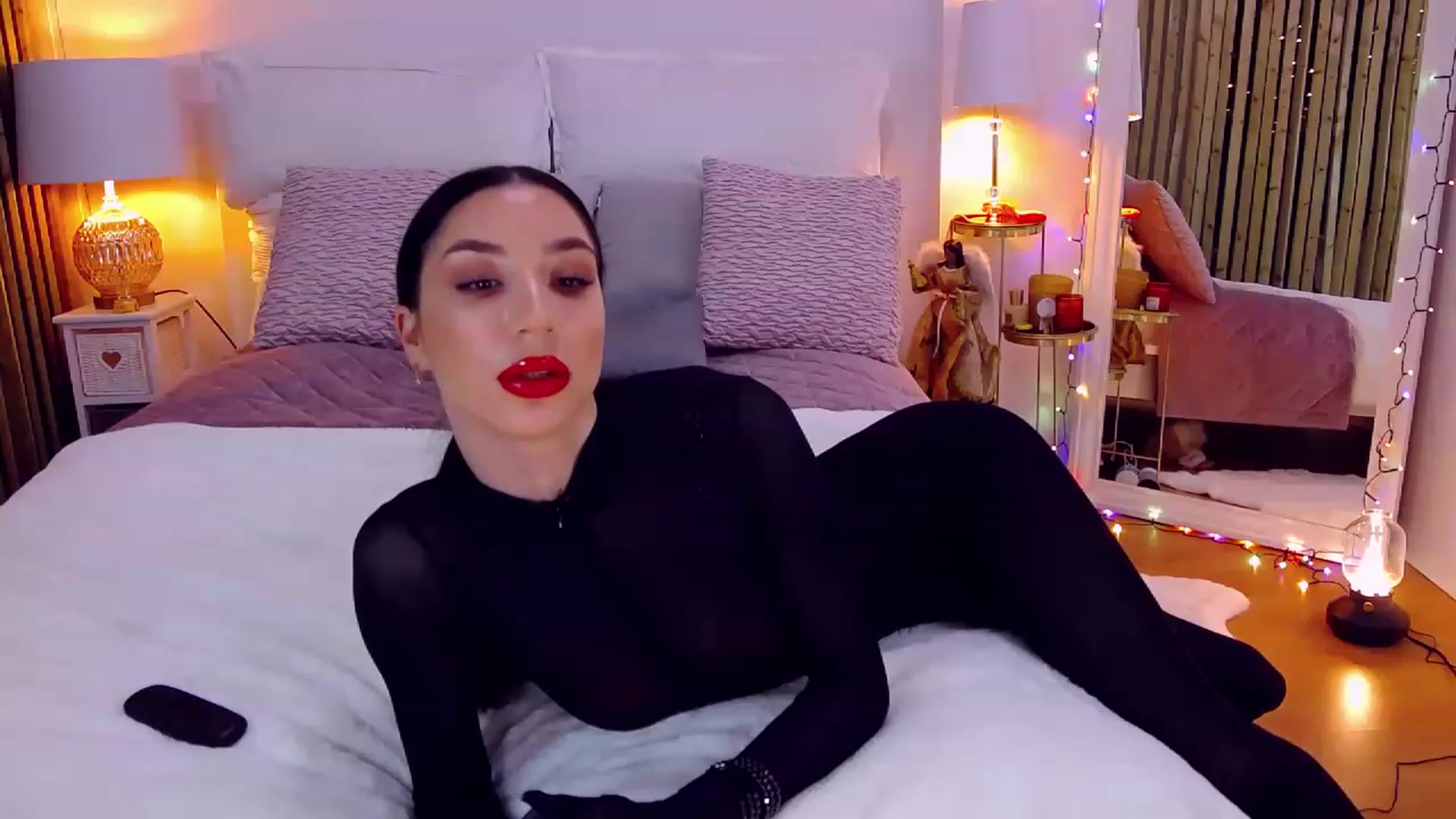 Gallery image thumbnail from LolaNiceAss1's myfreecams stream on, 12/10/2022, 18:11 image 5 of 20
