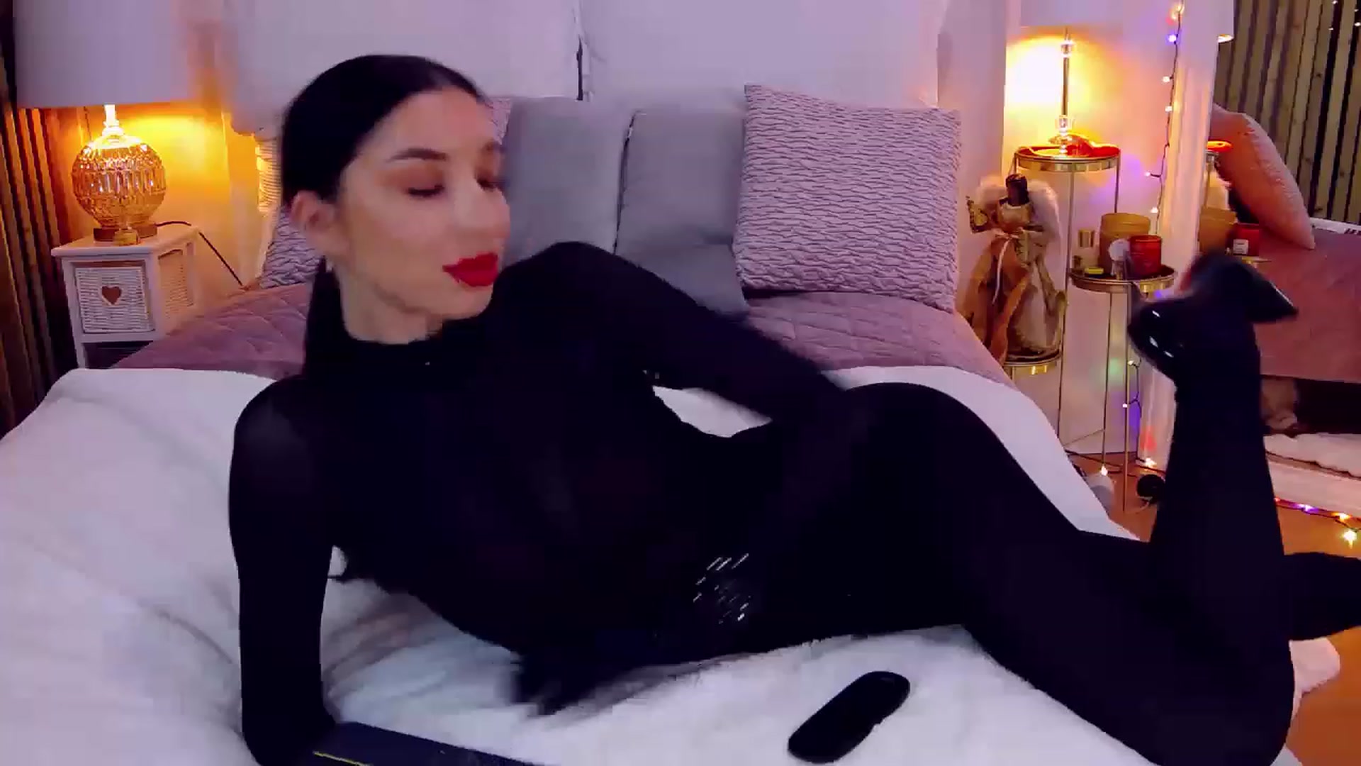 Gallery image thumbnail from LolaNiceAss1's myfreecams stream on, 12/10/2022, 19:18 image 16 of 20