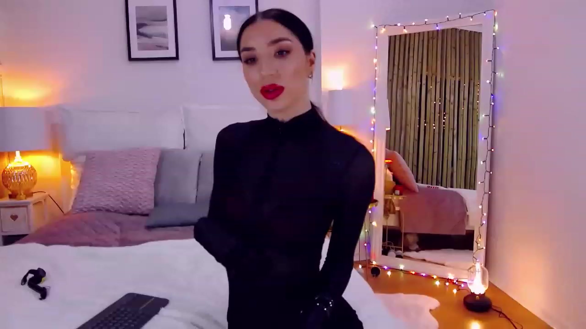 Gallery image thumbnail from LolaNiceAss1's myfreecams stream on, 12/10/2022, 19:18 image 4 of 20