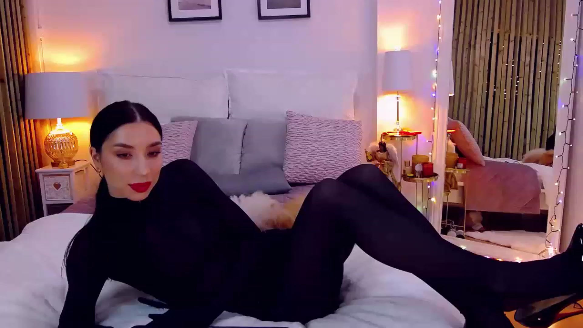 Gallery image thumbnail from LolaNiceAss1's myfreecams stream on, 12/10/2022, 19:46 image 6 of 20