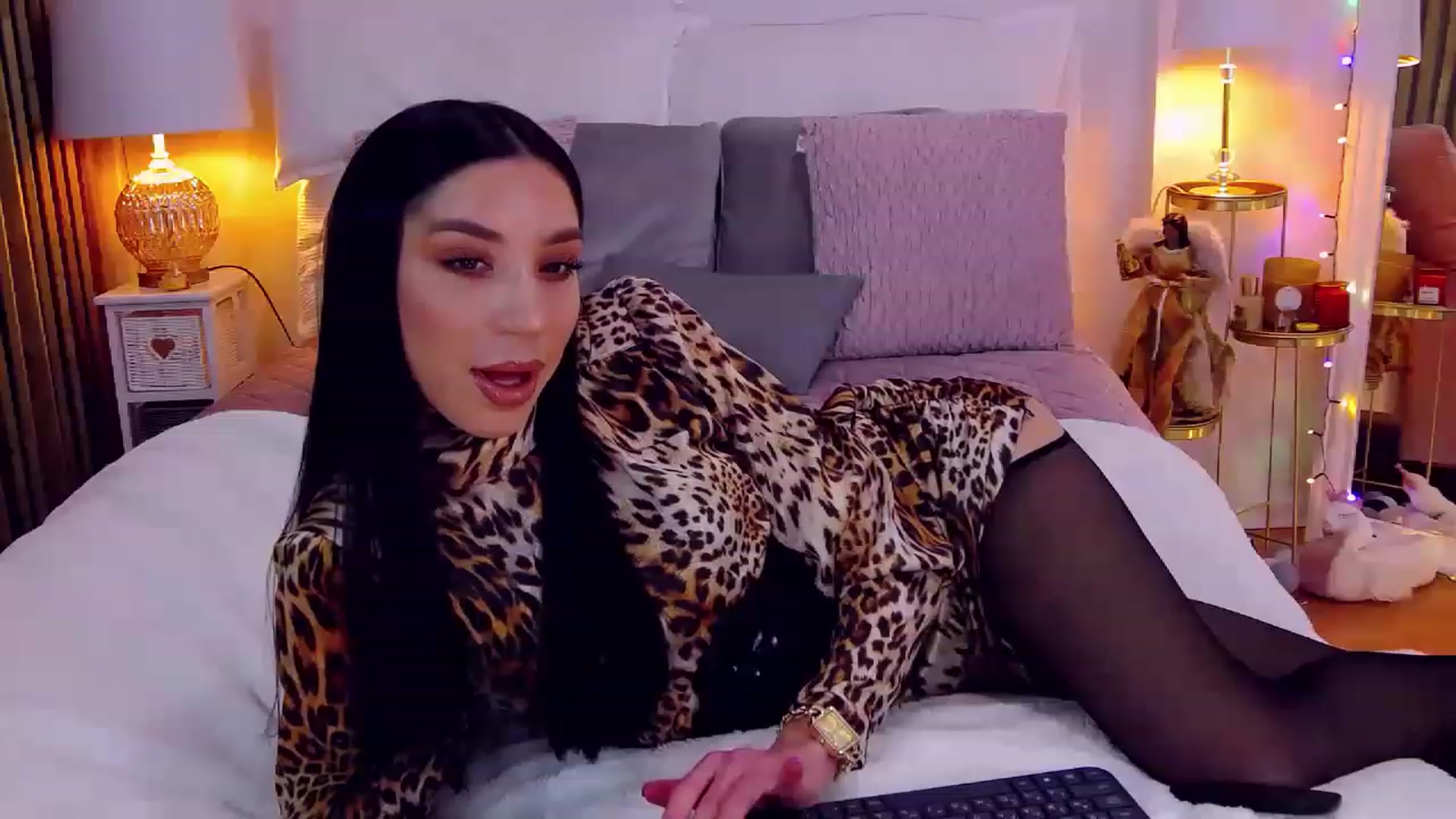 Gallery image thumbnail from LolaNiceAss1's myfreecams stream on, 12/12/2022, 19:16 image 15 of 20