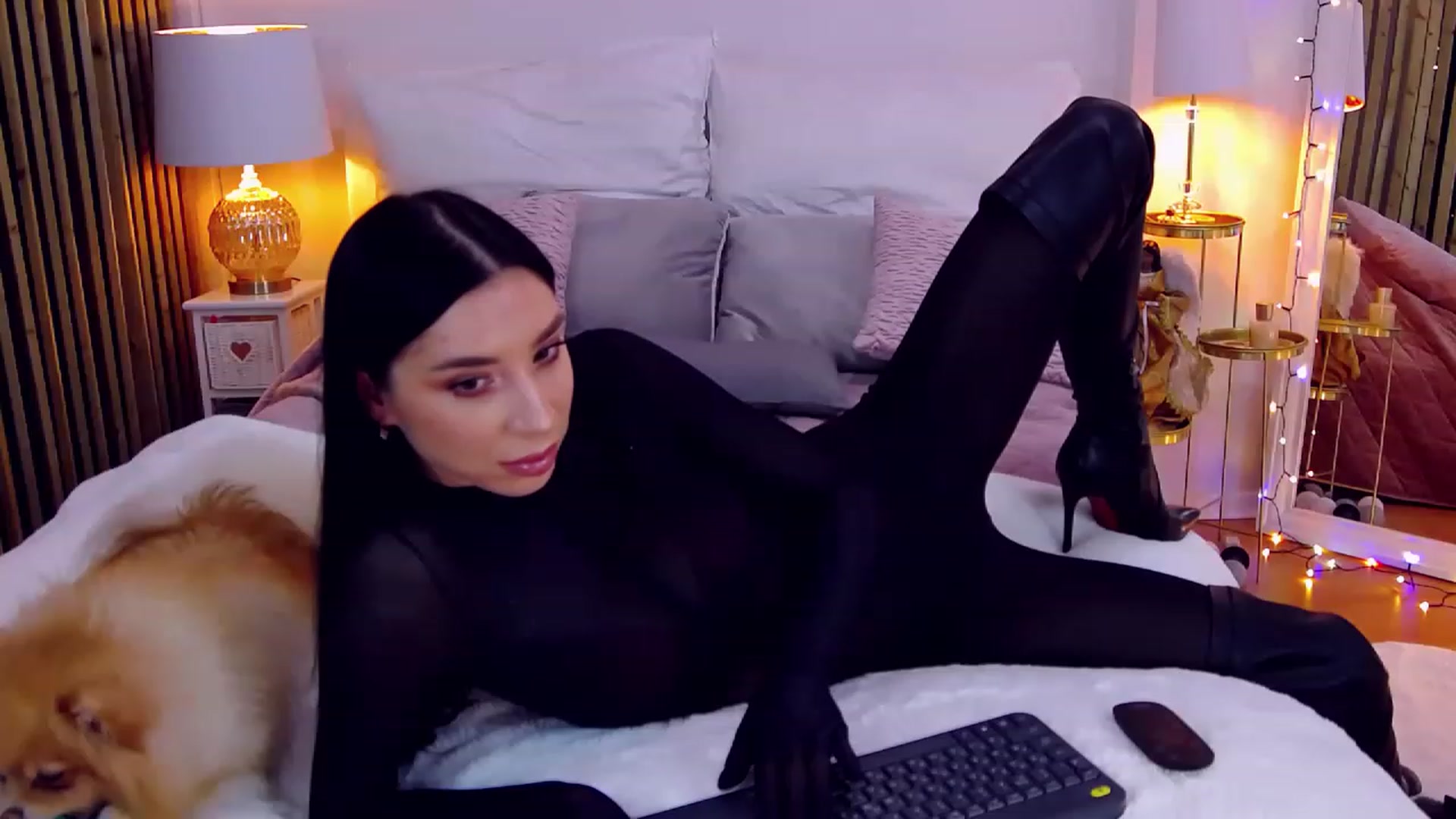 Gallery image thumbnail from LolaNiceAss1's myfreecams stream on, 12/24/2022, 19:28 image 10 of 20