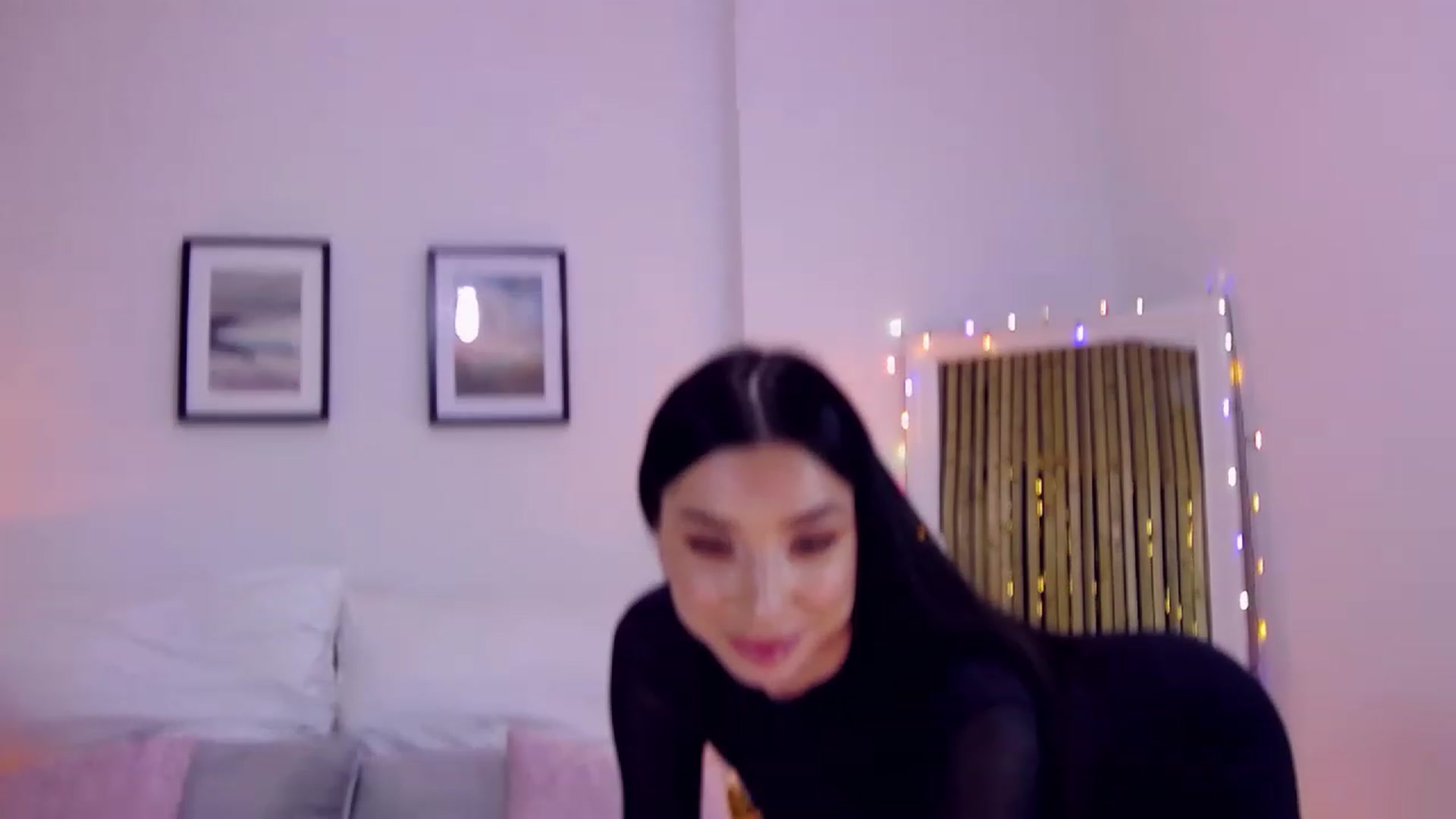 Gallery image thumbnail from LolaNiceAss1's myfreecams stream on, 12/24/2022, 19:28 image 17 of 20