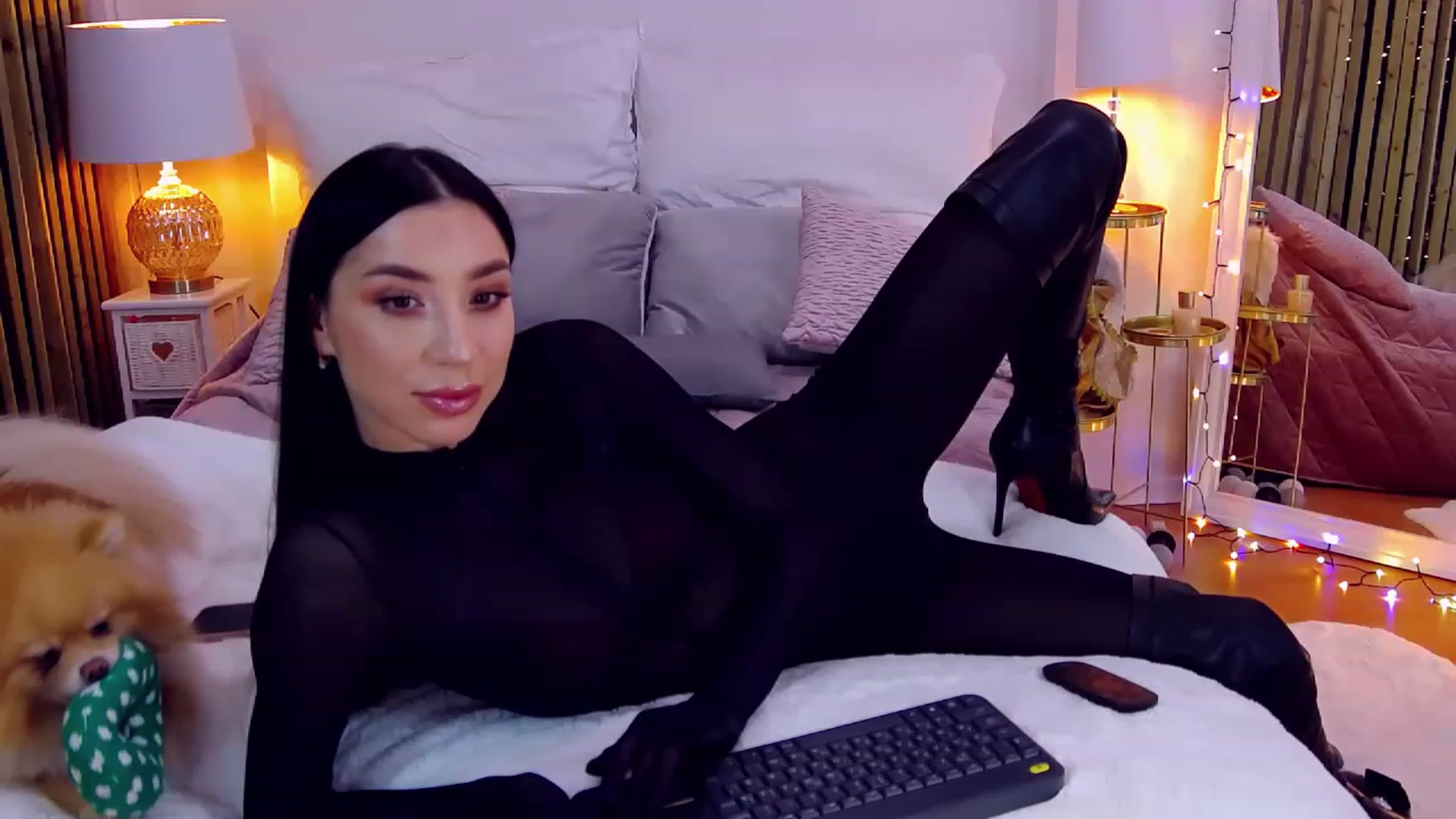 Gallery image thumbnail from LolaNiceAss1's myfreecams stream on, 12/24/2022, 19:28 image 8 of 20