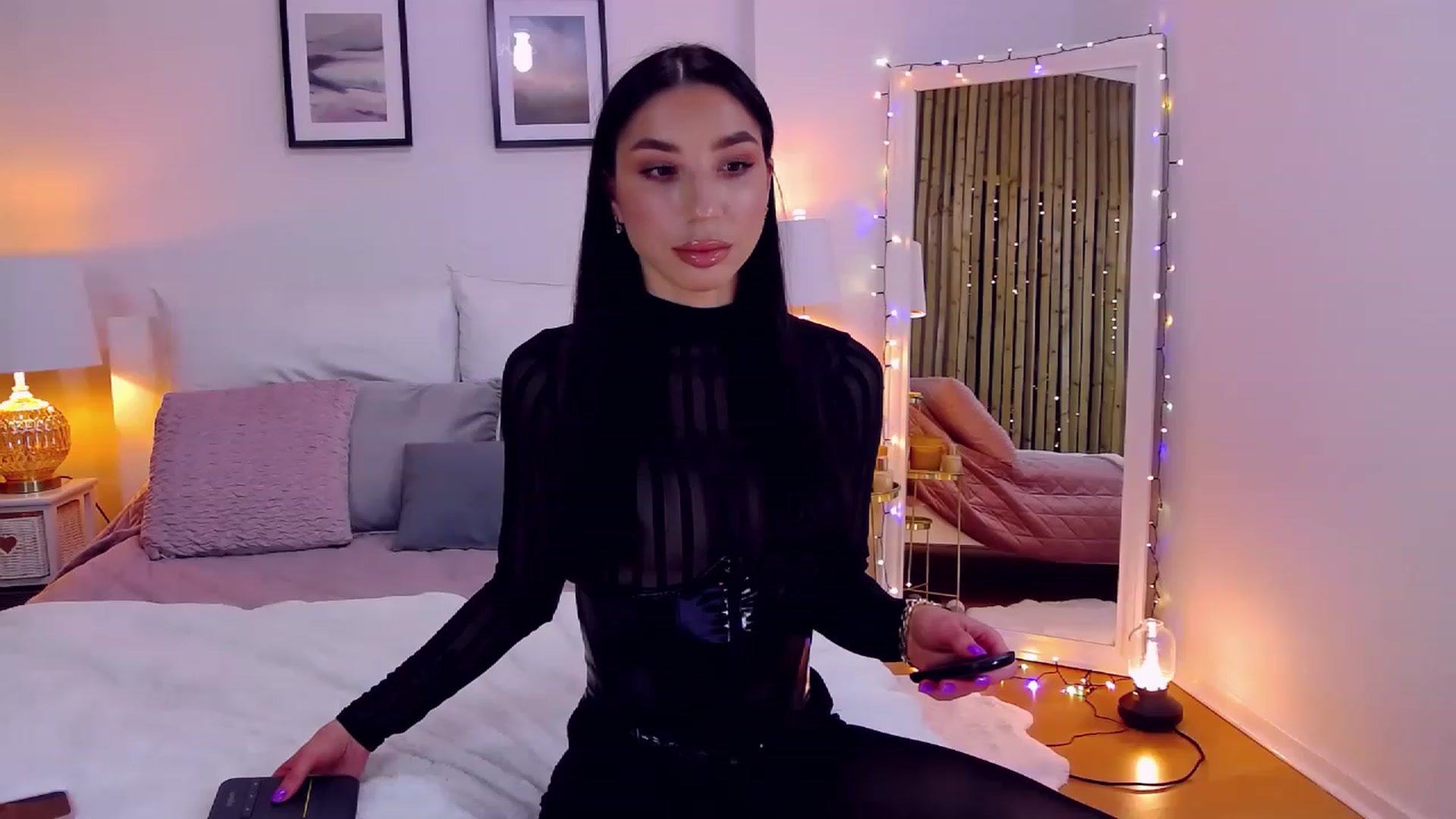 Gallery image thumbnail from LolaNiceAss1's myfreecams stream on, 12/25/2022, 17:20 image 13 of 20