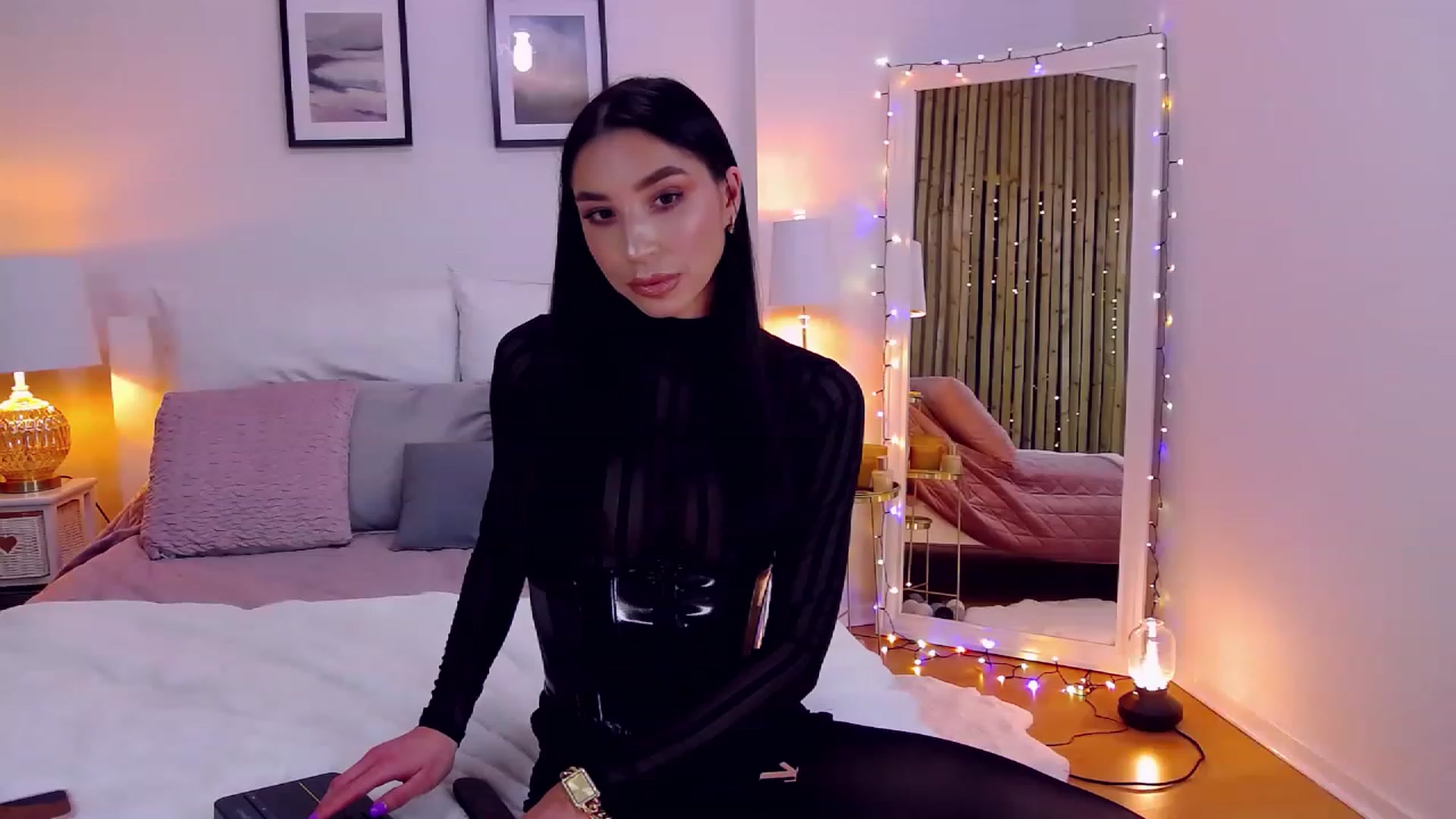 Gallery image thumbnail from LolaNiceAss1's myfreecams stream on, 12/25/2022, 17:20 image 16 of 20