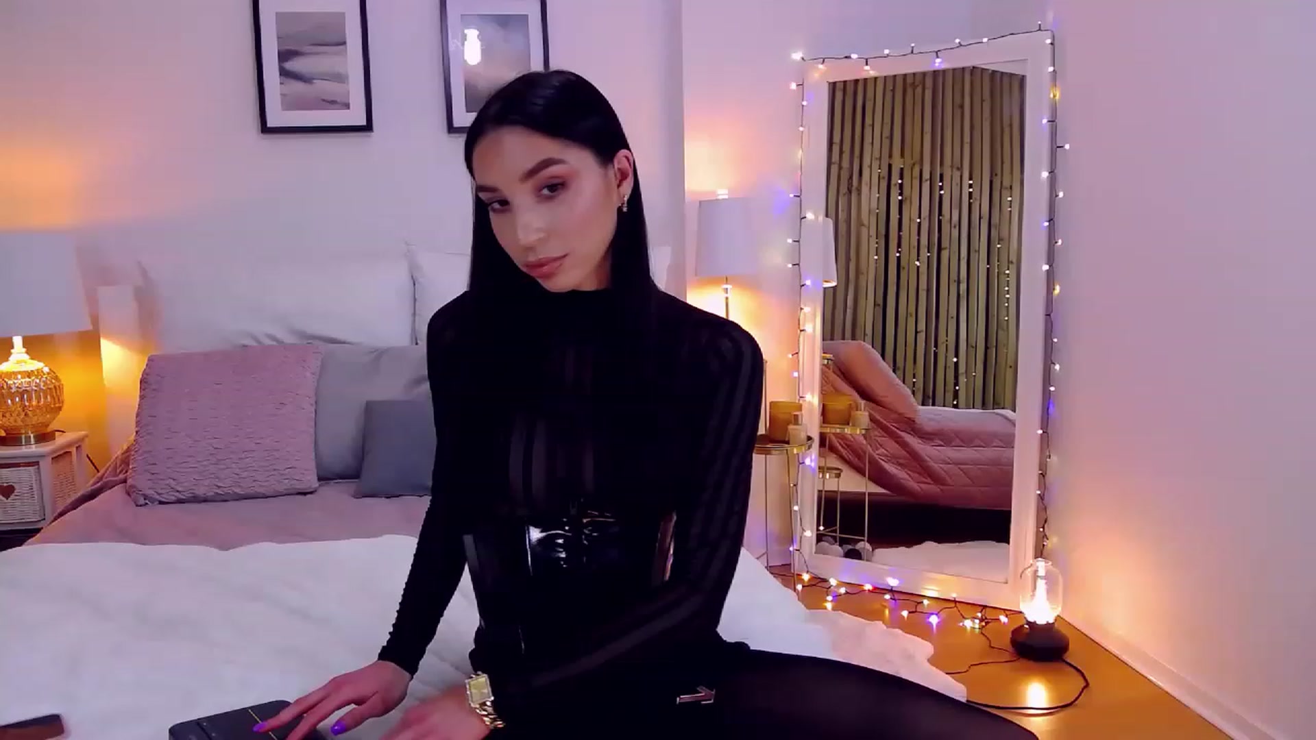 Gallery image thumbnail from LolaNiceAss1's myfreecams stream on, 12/25/2022, 17:20 image 14 of 20