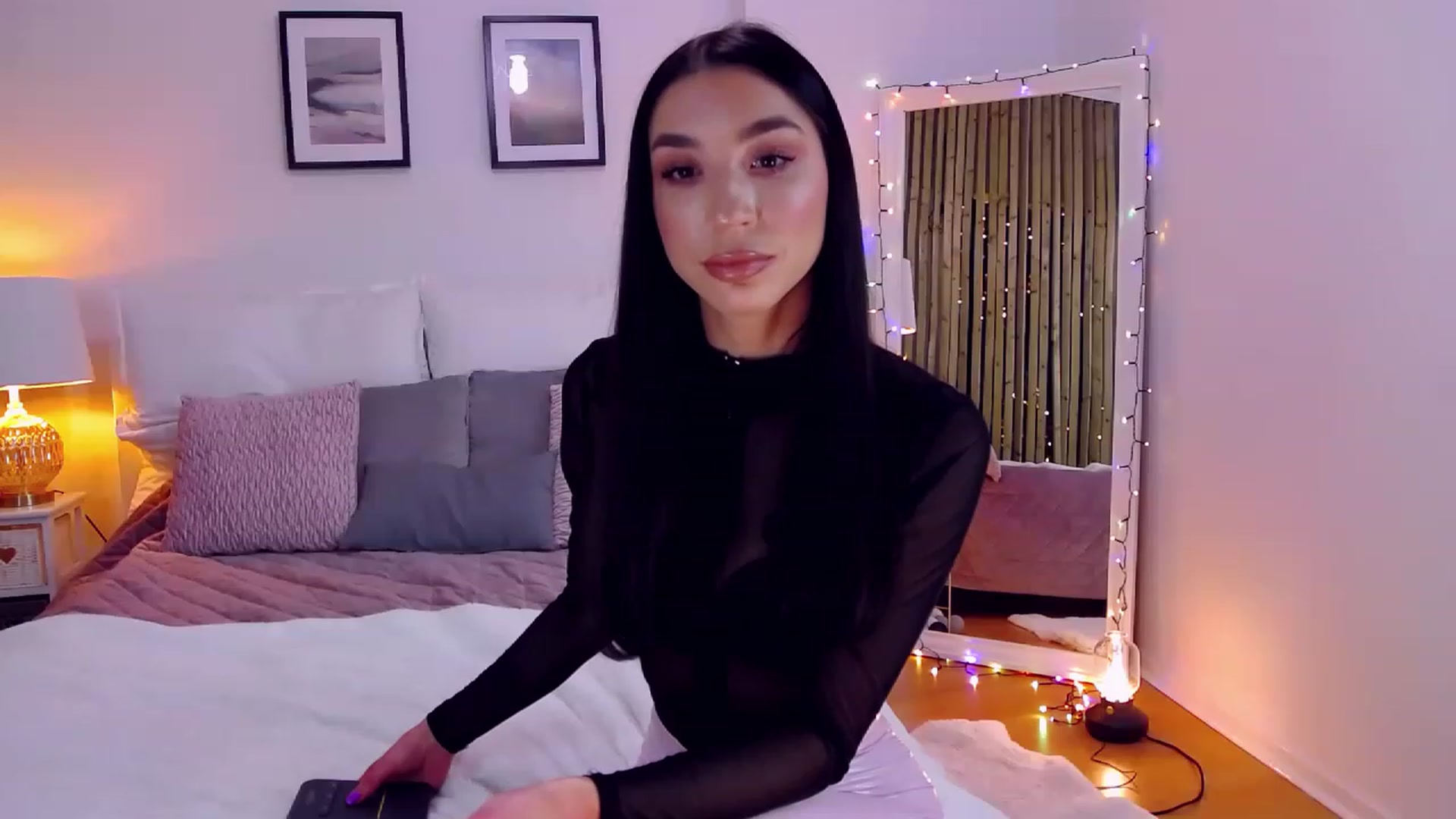 Gallery image thumbnail from LolaNiceAss1's myfreecams stream on, 12/27/2022, 18:42 image 13 of 20