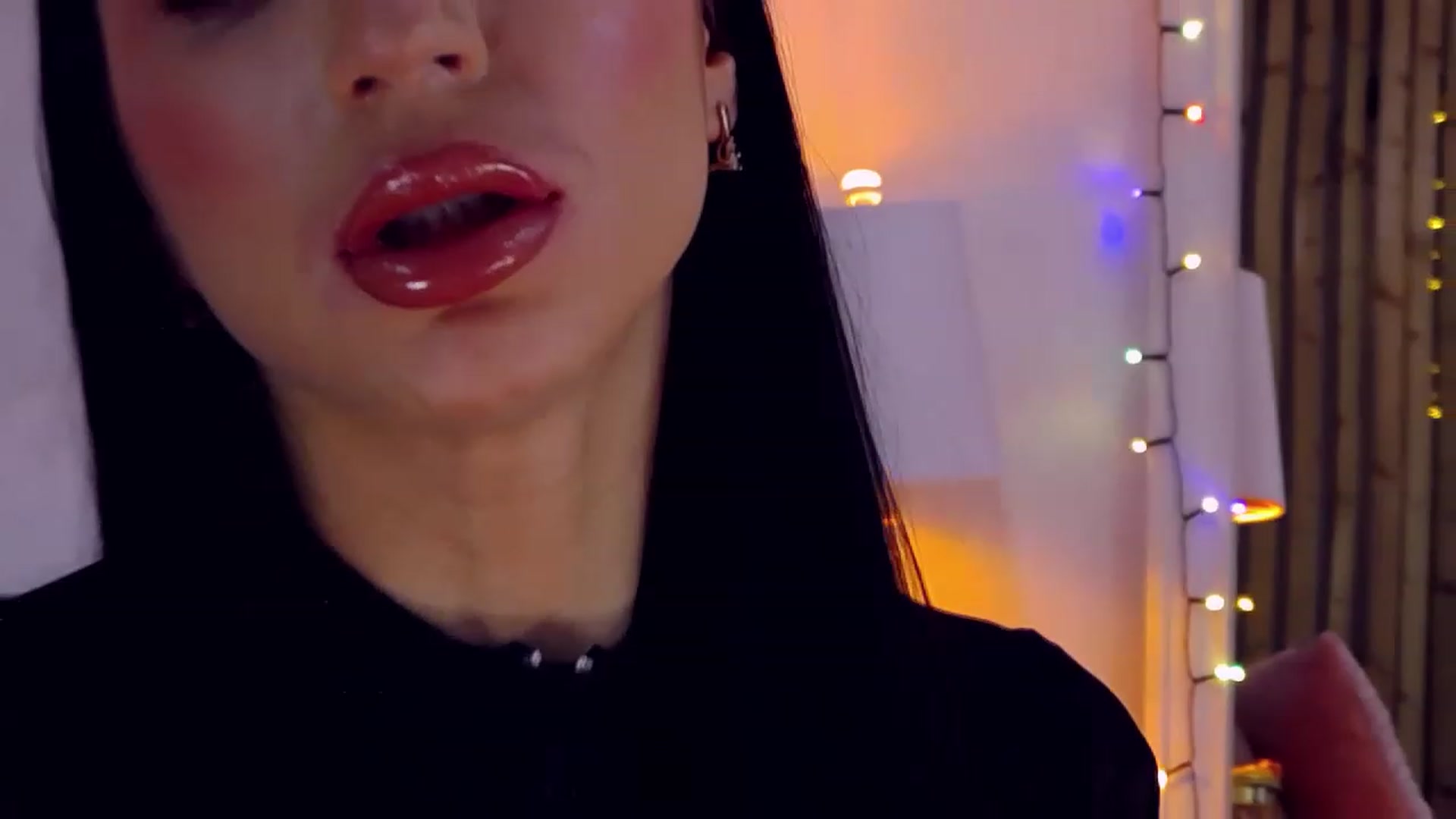 Gallery image thumbnail from LolaNiceAss1's myfreecams stream on, 12/27/2022, 20:01 image 7 of 20