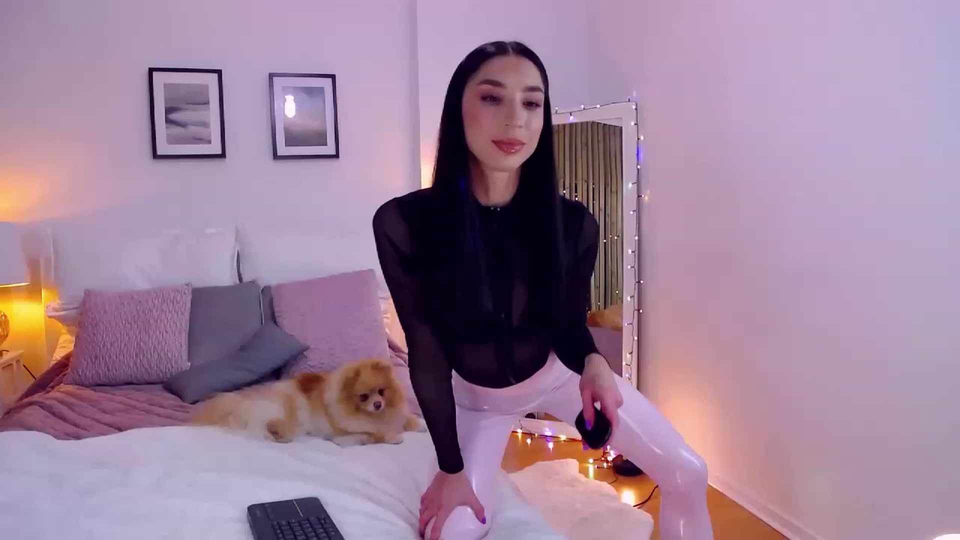 Gallery image thumbnail from LolaNiceAss1's myfreecams stream on, 12/27/2022, 20:01 image 6 of 20