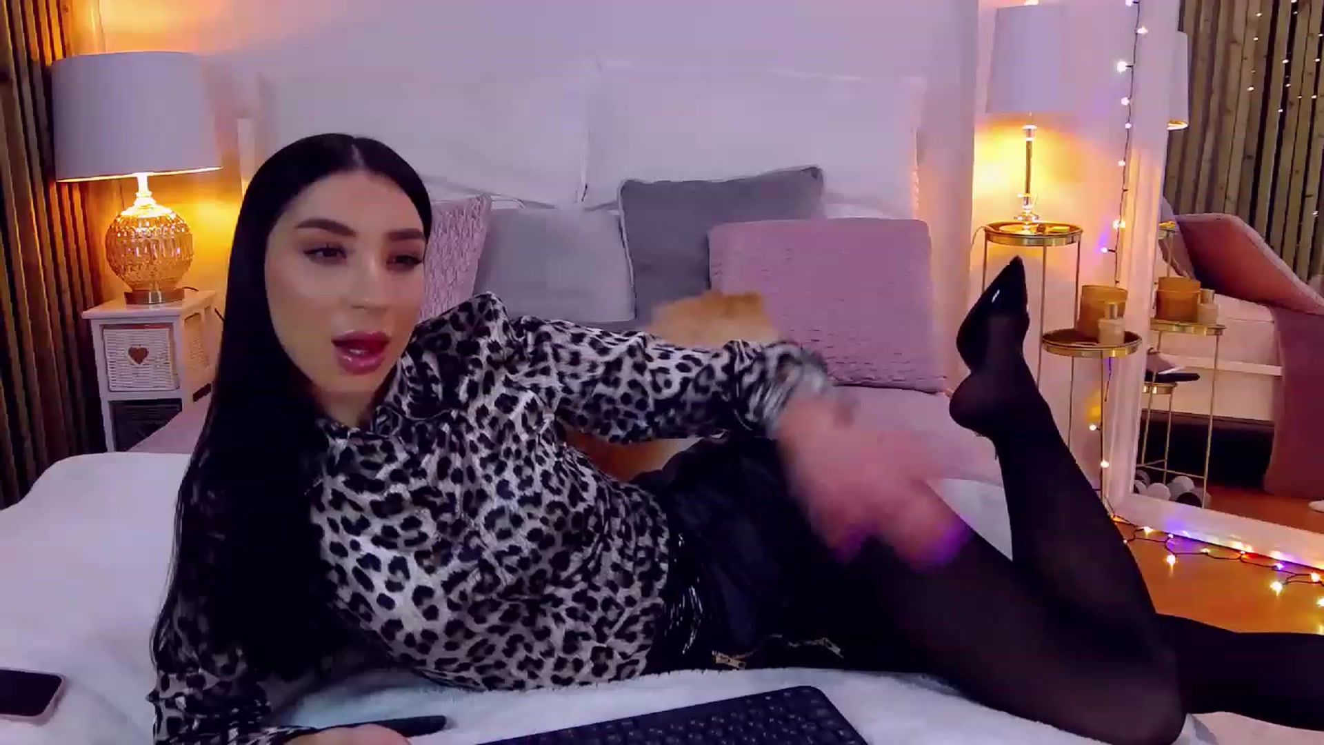 Gallery image thumbnail from LolaNiceAss1's myfreecams stream on, 12/28/2022, 22:03 image 10 of 20