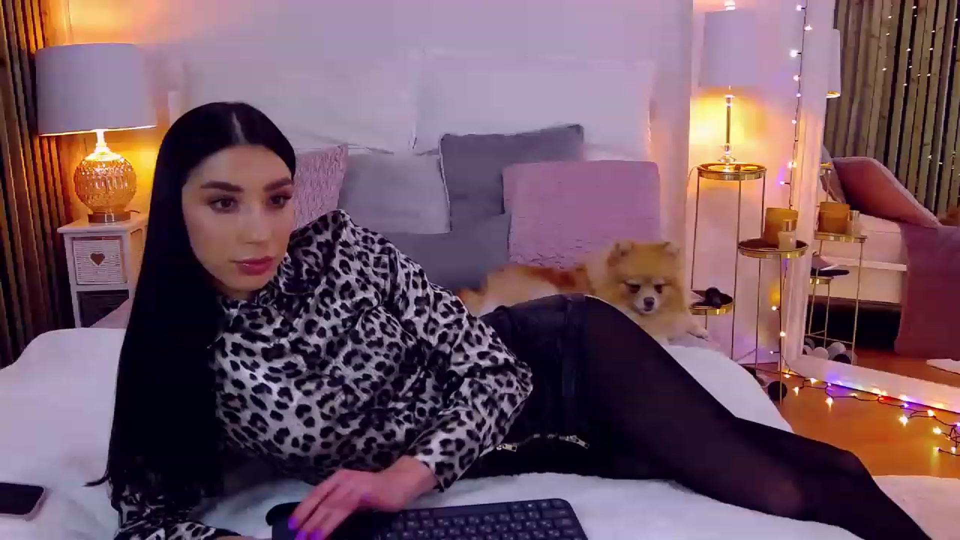 Gallery image thumbnail from LolaNiceAss1's myfreecams stream on, 12/28/2022, 22:03 image 5 of 20