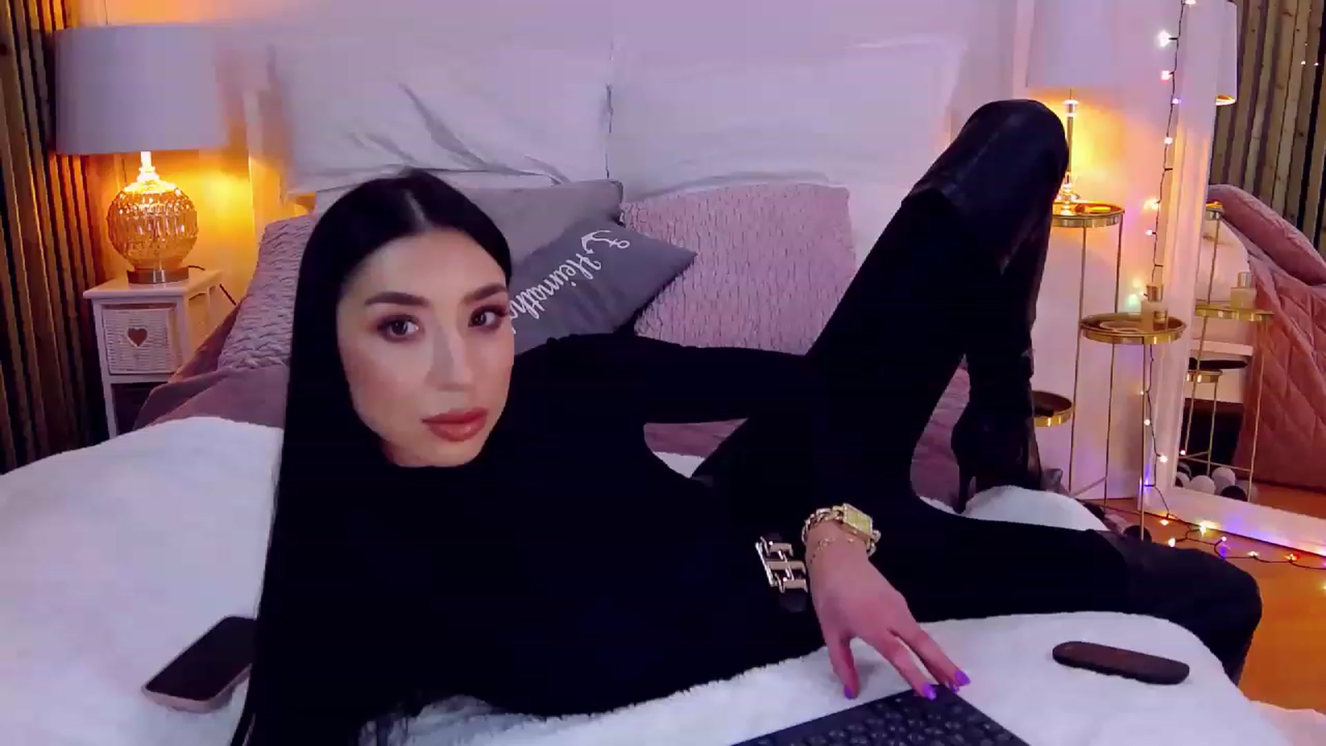 Gallery image thumbnail from LolaNiceAss1's myfreecams stream on, 12/30/2022, 17:24 image 3 of 20