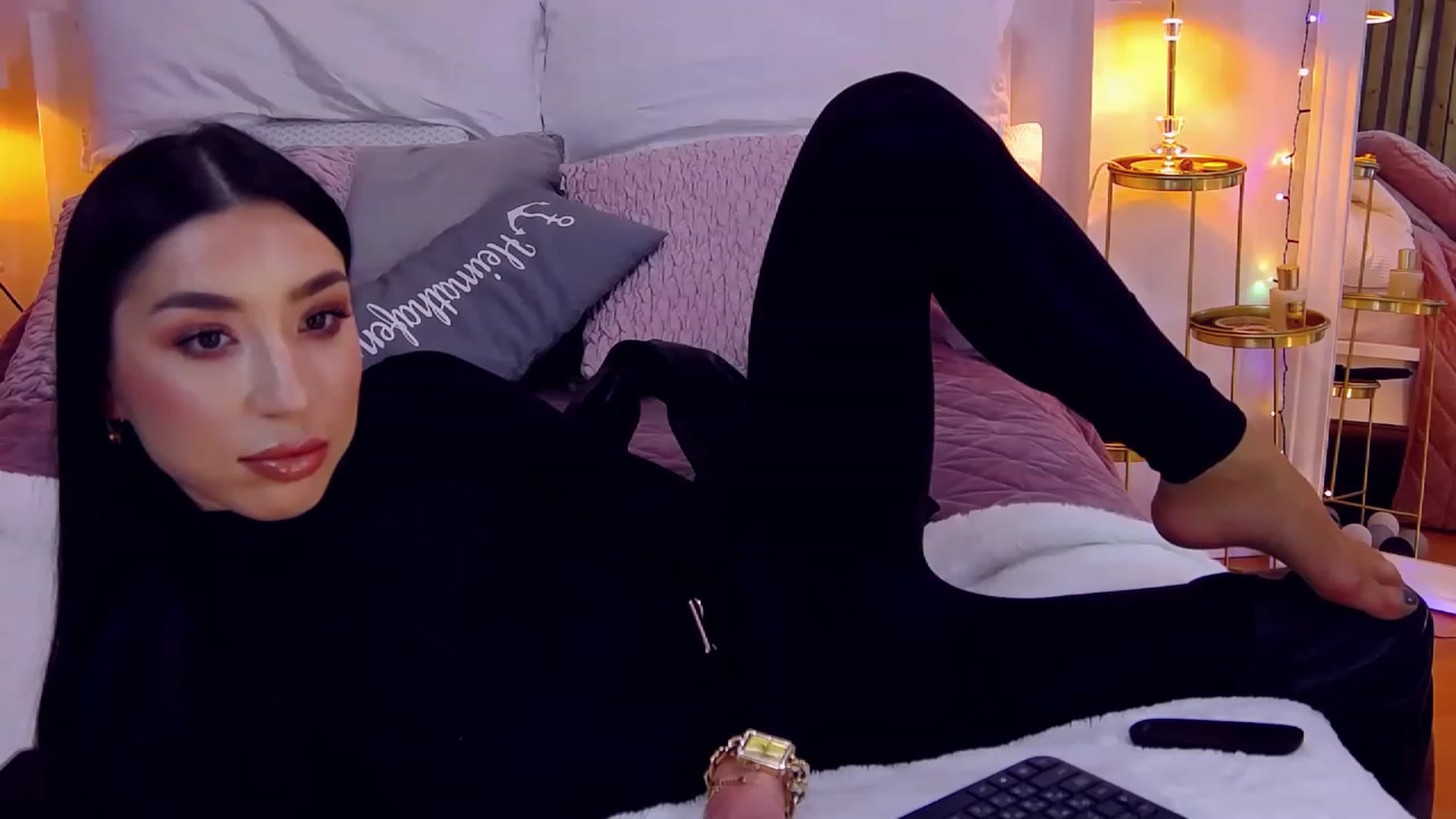 Gallery image thumbnail from LolaNiceAss1's myfreecams stream on, 12/30/2022, 17:24 image 11 of 20