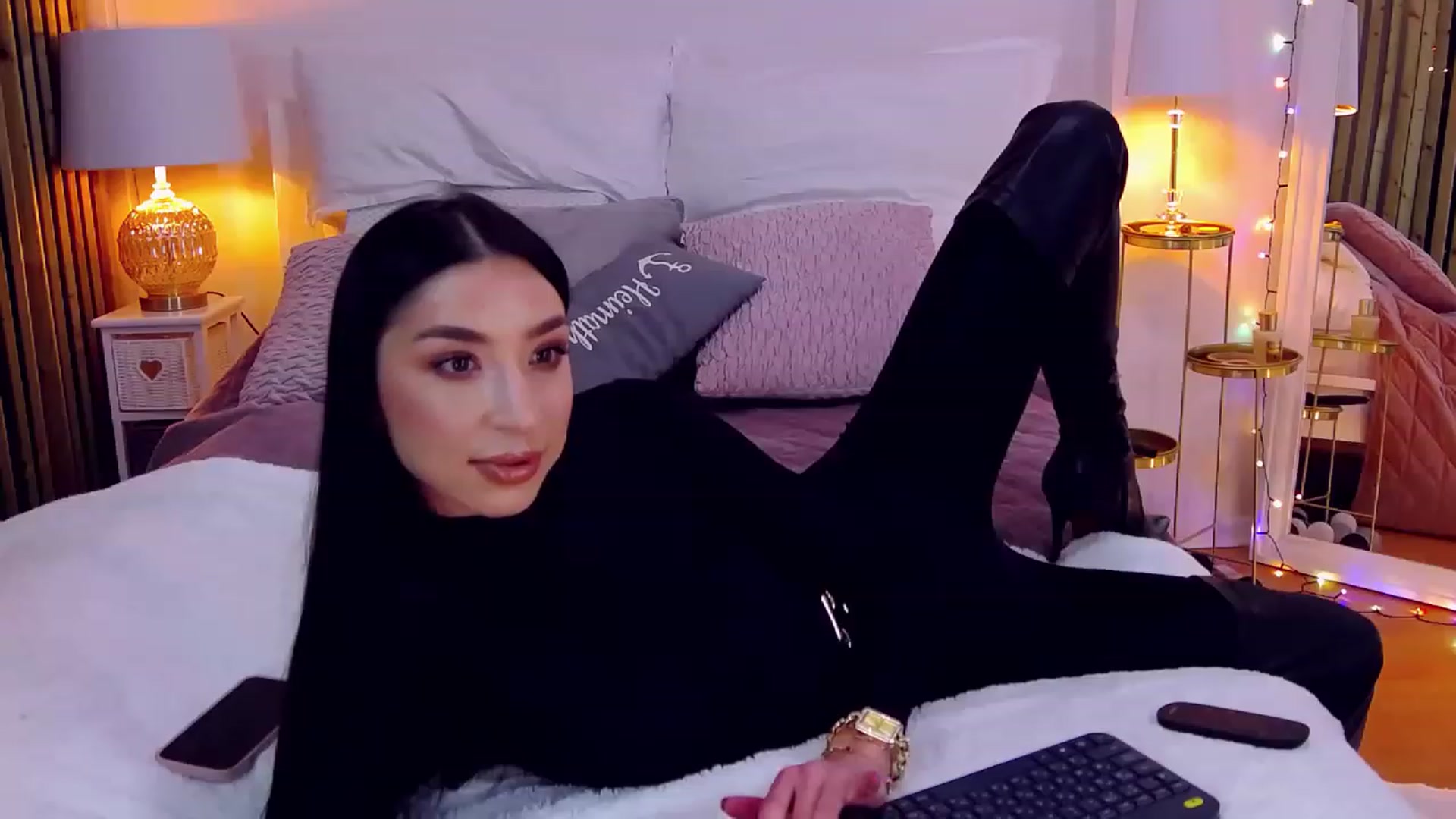 Gallery image thumbnail from LolaNiceAss1's myfreecams stream on, 12/30/2022, 17:24 image 8 of 20