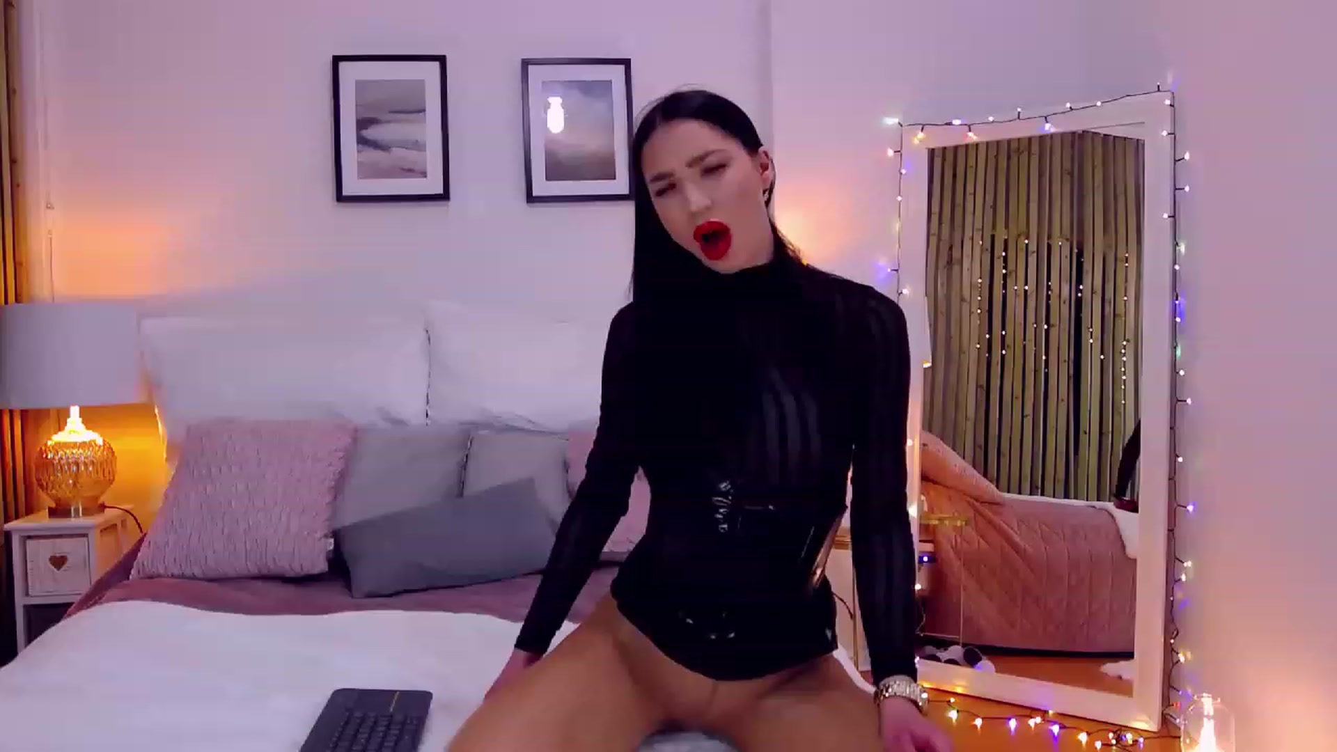 Gallery image thumbnail from LolaNiceAss1's myfreecams stream on, 01/13/2023, 19:41 image 15 of 20