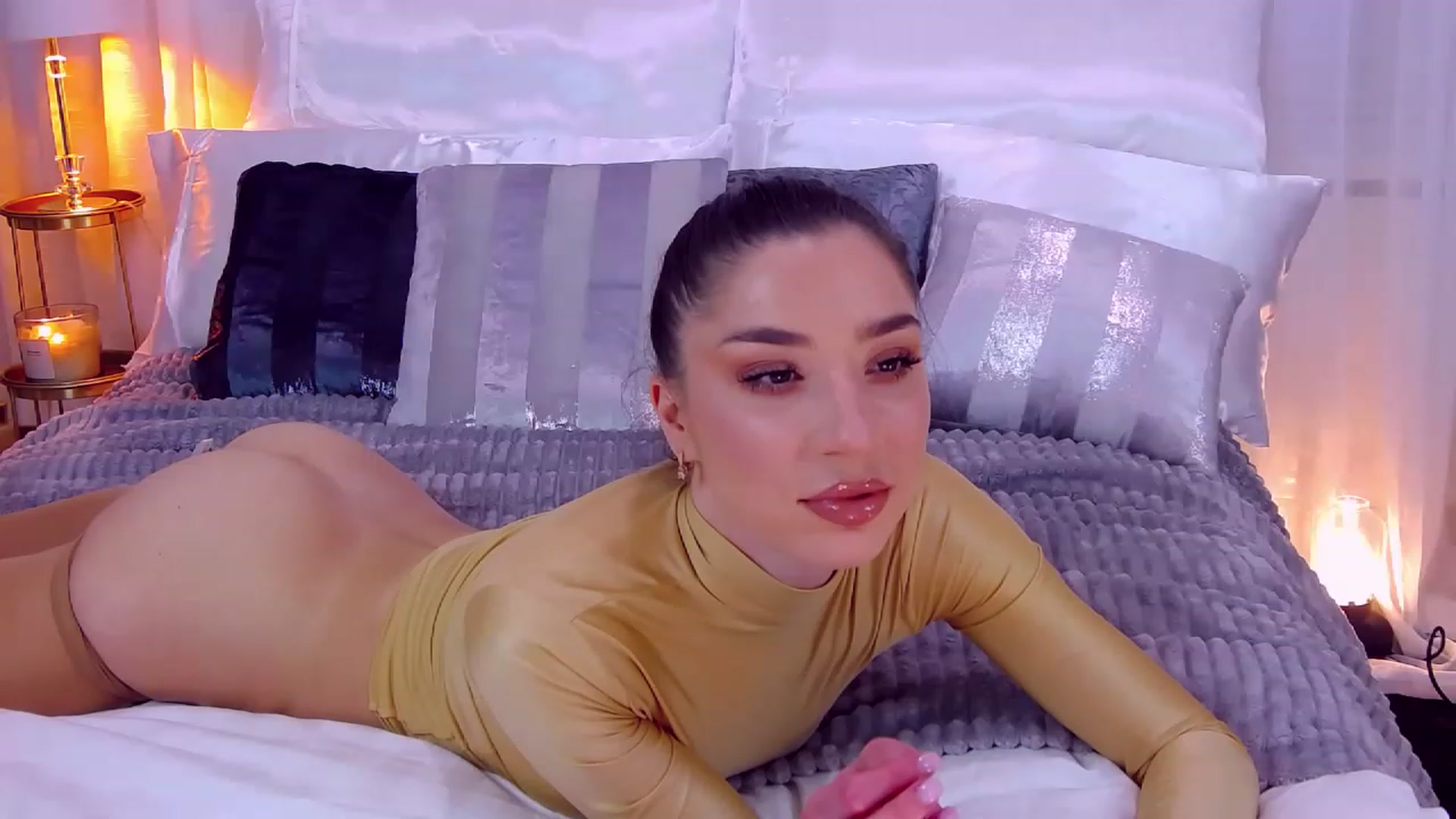 Gallery image thumbnail from LolaNiceAss1's myfreecams stream on, 04/16/2023, 16:34 image 3 of 20