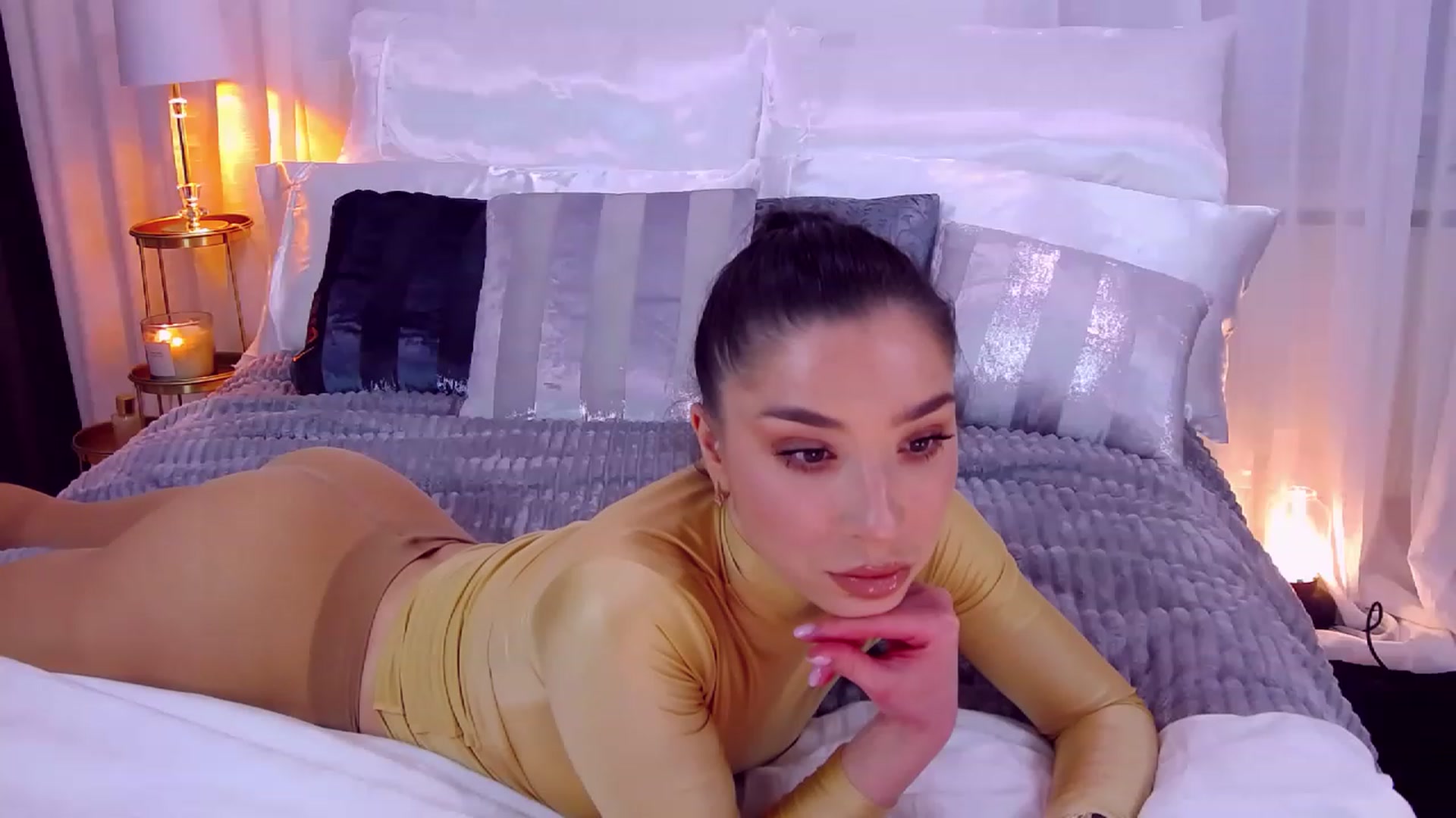Gallery image thumbnail from LolaNiceAss1's myfreecams stream on, 04/16/2023, 16:34 image 4 of 20