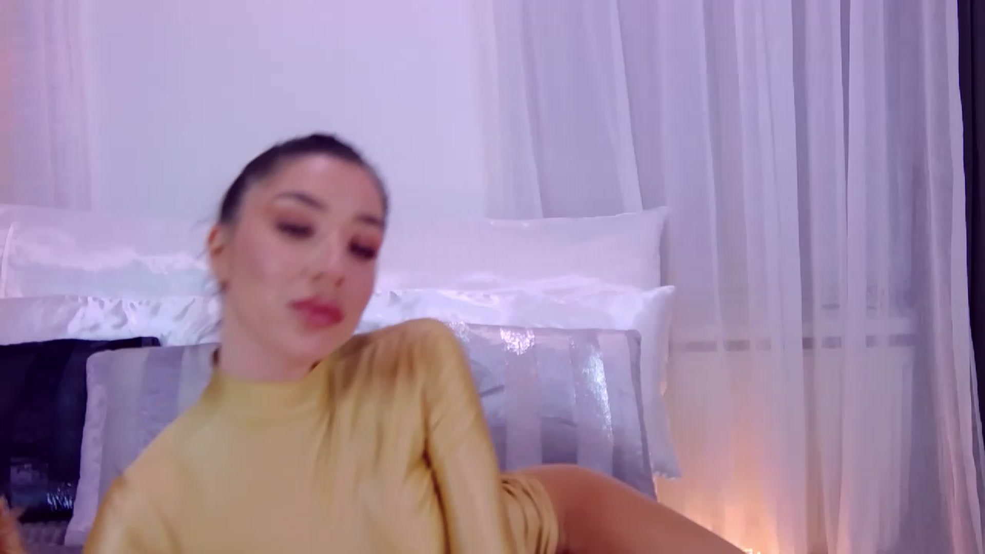 Gallery image thumbnail from LolaNiceAss1's myfreecams stream on, 04/16/2023, 17:06 image 6 of 20