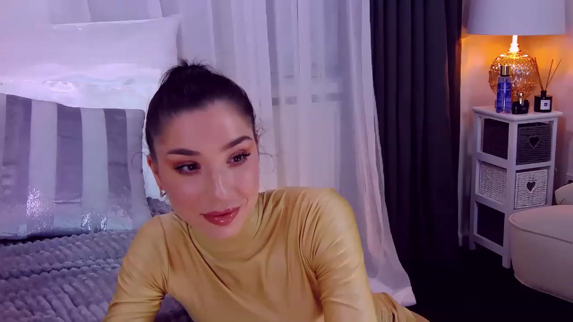 Gallery image thumbnail from LolaNiceAss1's myfreecams stream on, 04/16/2023, 17:42 image 11 of 20