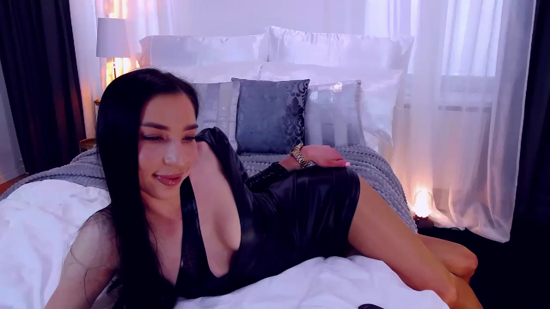 Gallery image thumbnail from LolaNiceAss1's myfreecams stream on, 06/11/2023, 15:30 image 4 of 20