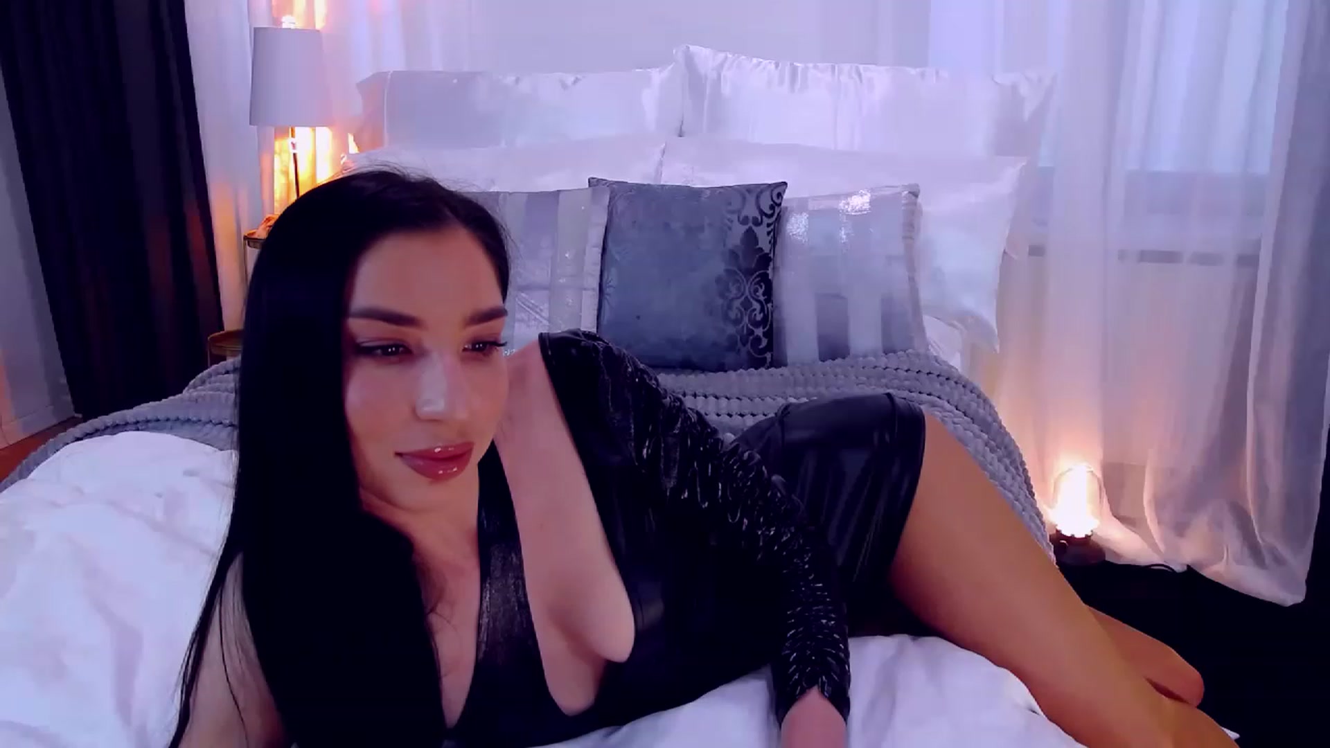 Gallery image thumbnail from LolaNiceAss1's myfreecams stream on, 06/11/2023, 15:30 image 13 of 20
