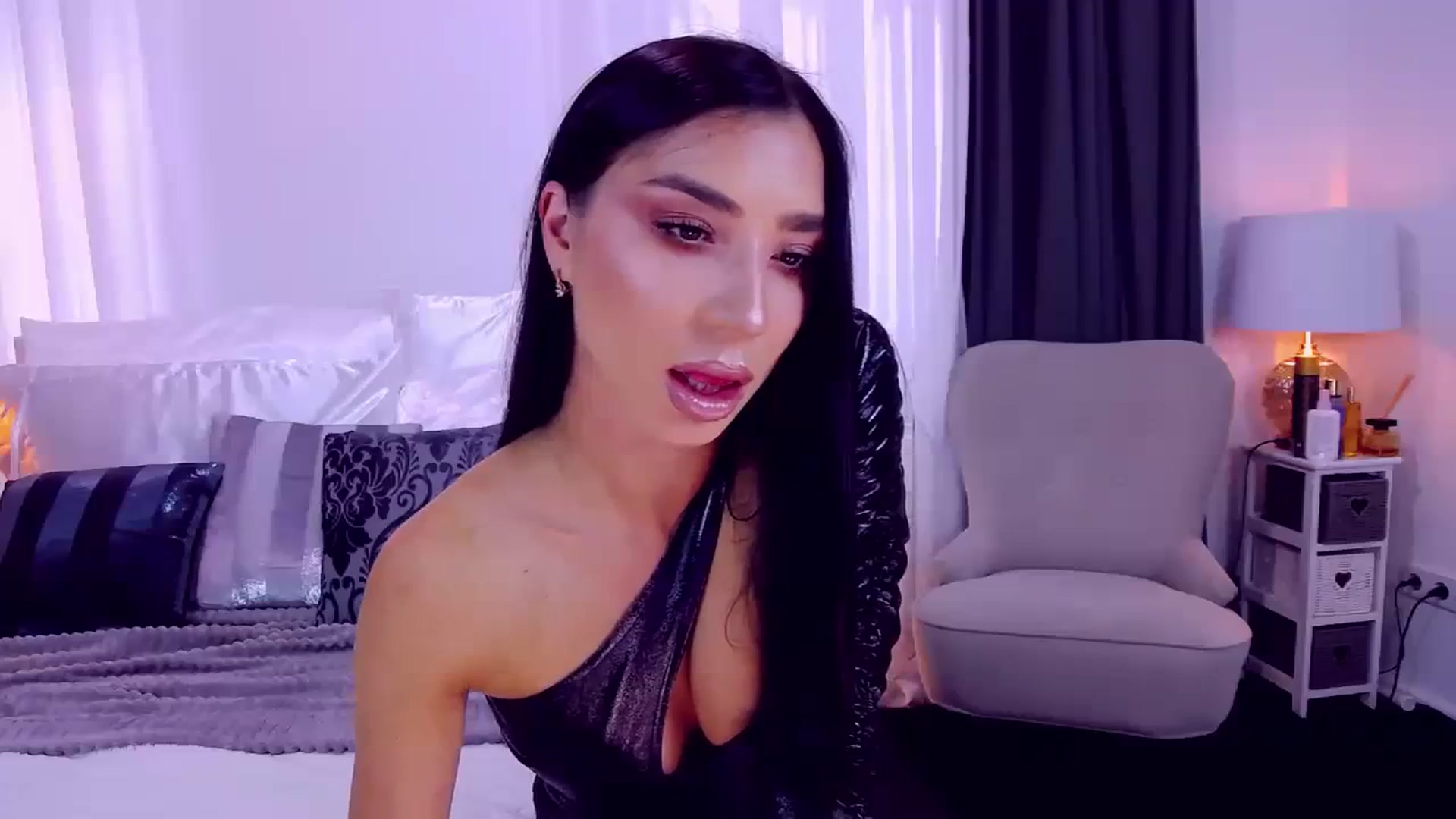 Gallery image thumbnail from LolaNiceAss1's myfreecams stream on, 09/03/2023, 13:34 image 9 of 20