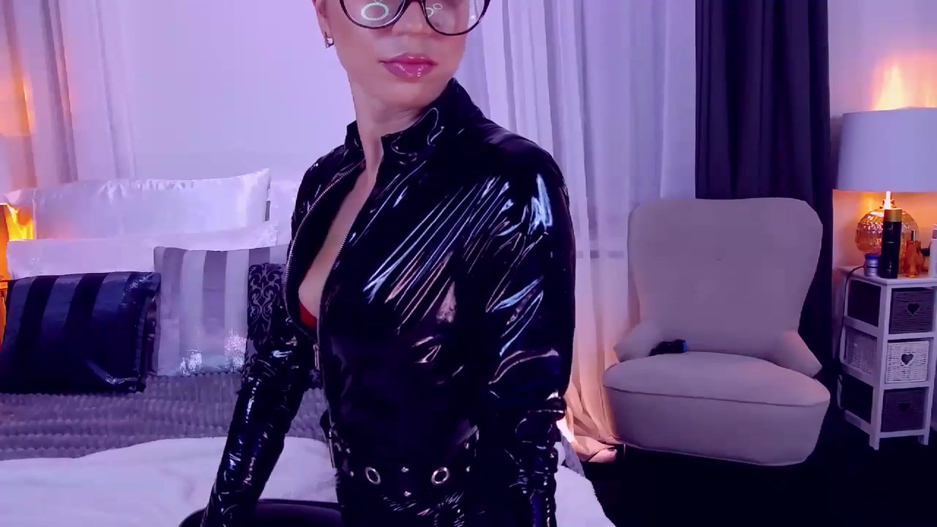 Gallery image thumbnail from LolaNiceAss1's myfreecams stream on, 09/22/2023, 18:31 image 5 of 20