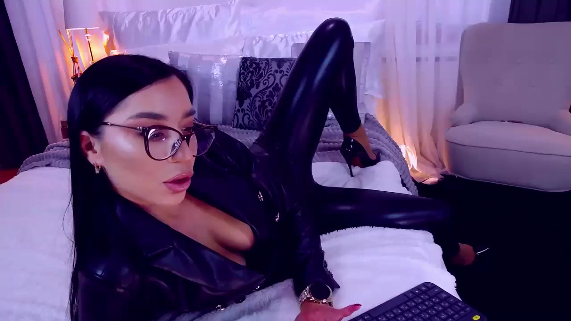 Gallery image thumbnail from LolaNiceAss1's myfreecams stream on, 09/24/2023, 14:21 image 15 of 20