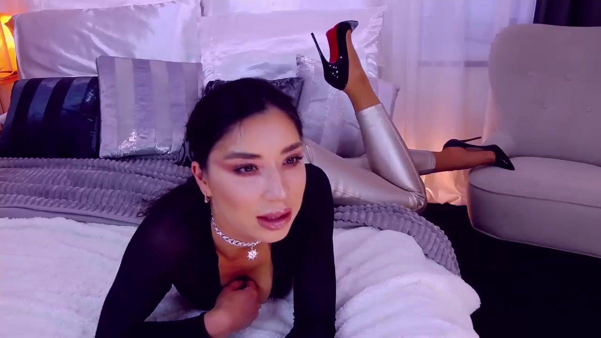 Gallery image thumbnail from LolaNiceAss1's myfreecams stream on, 10/08/2023, 13:37 image 4 of 20