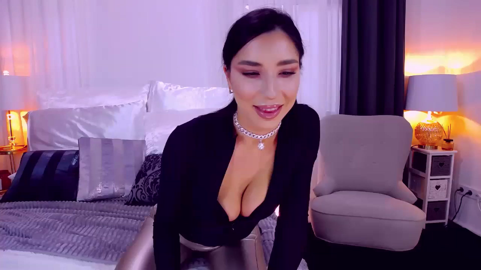 Gallery image thumbnail from LolaNiceAss1's myfreecams stream on, 10/08/2023, 14:40 image 1 of 20