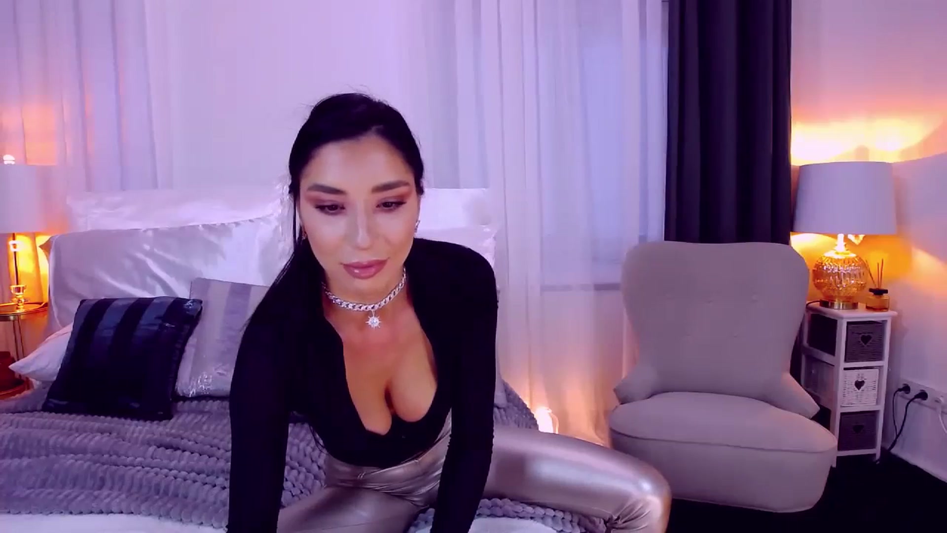 Gallery image thumbnail from LolaNiceAss1's myfreecams stream on, 10/08/2023, 14:40 image 18 of 20