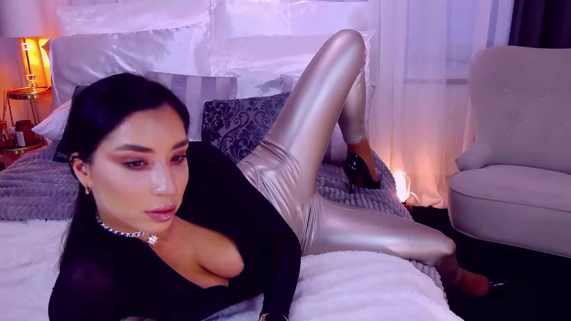 Gallery image thumbnail from LolaNiceAss1's myfreecams stream on, 10/08/2023, 15:17 image 16 of 20
