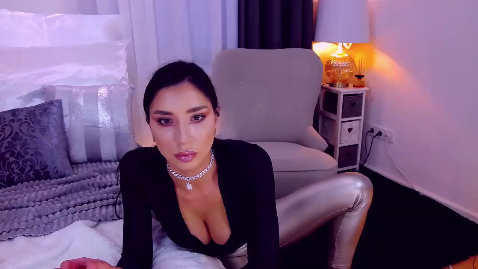 Gallery image thumbnail from LolaNiceAss1's myfreecams stream on, 10/08/2023, 15:17 image 1 of 20