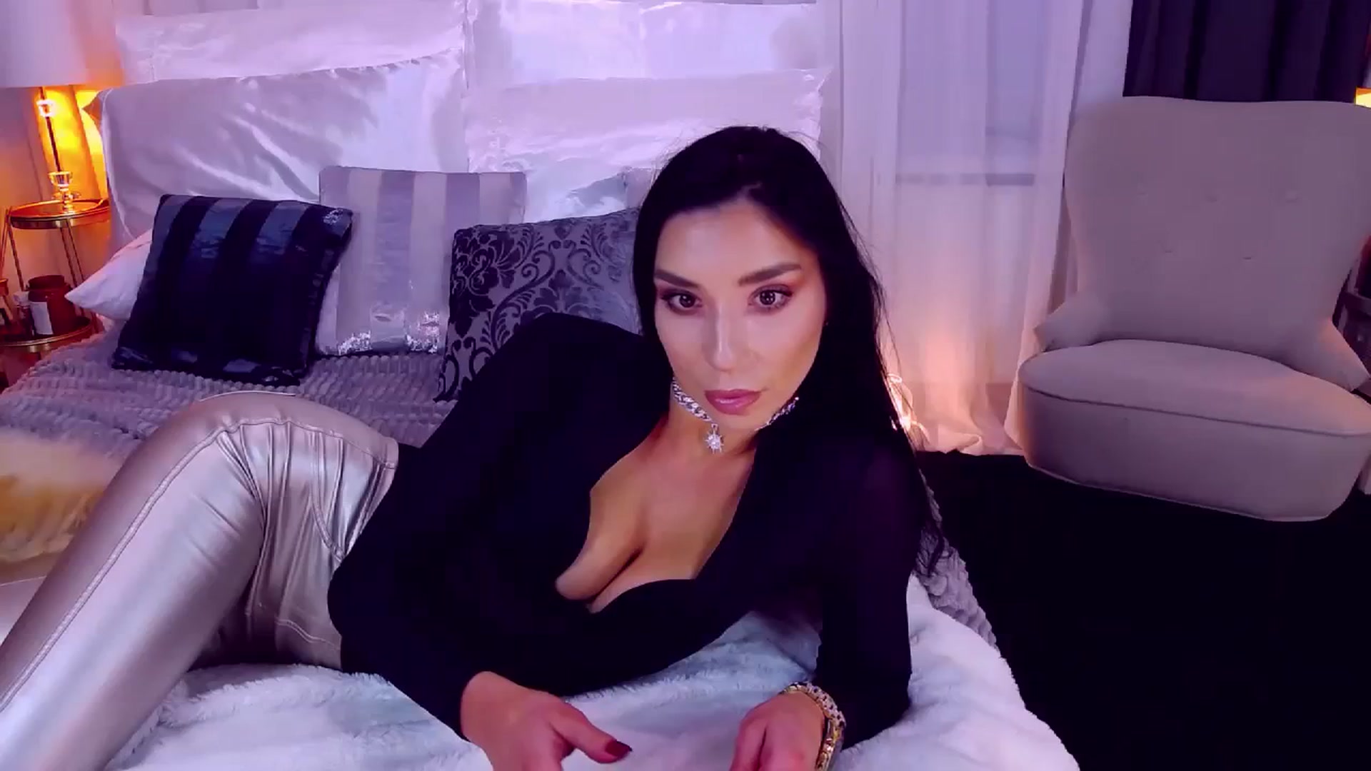 Gallery image thumbnail from LolaNiceAss1's myfreecams stream on, 10/08/2023, 16:26 image 4 of 20