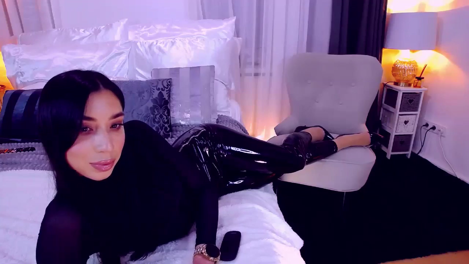 Gallery image thumbnail from LolaNiceAss1's myfreecams stream on, 11/11/2023, 17:07 image 17 of 20