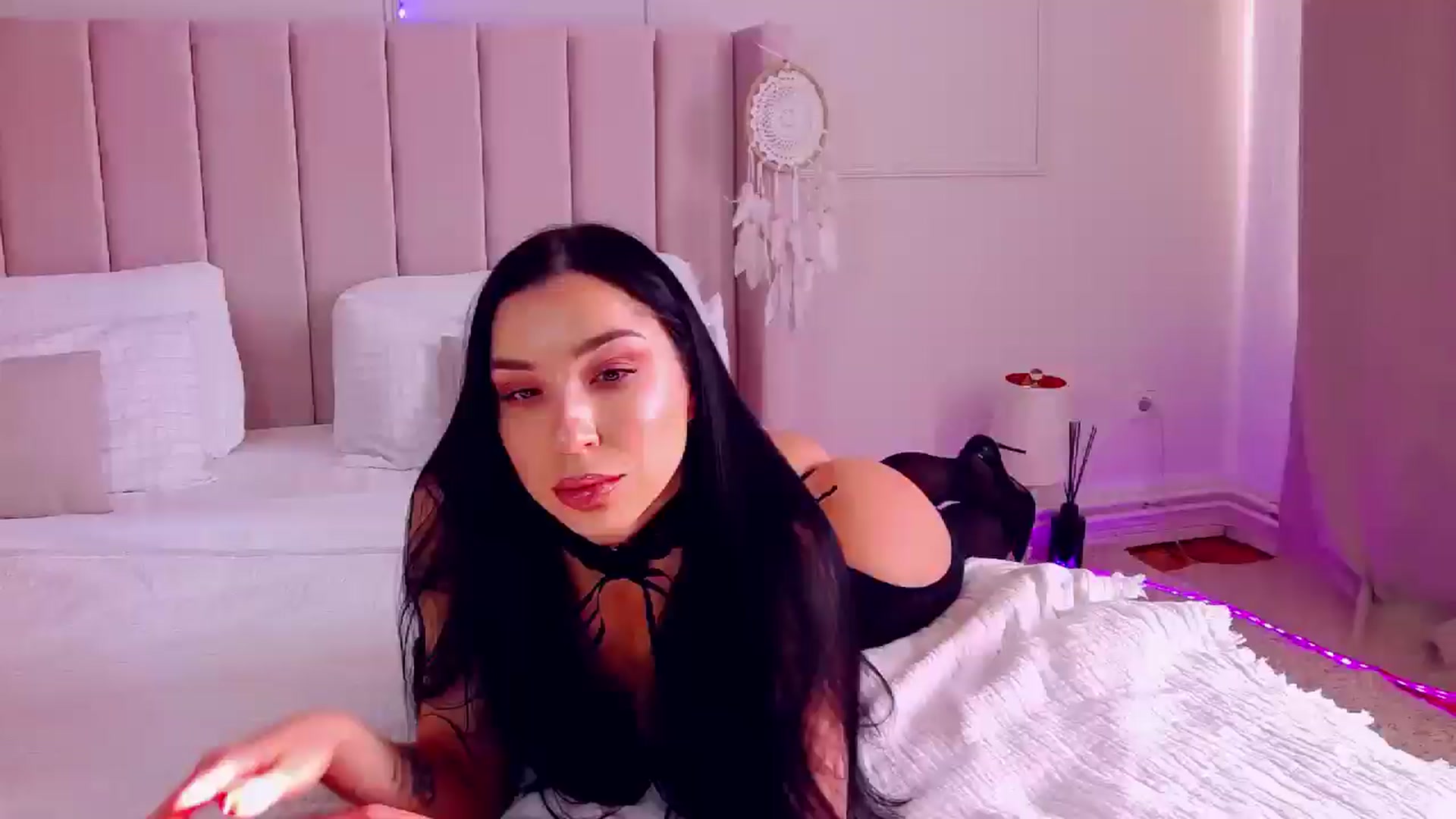Gallery image thumbnail from LolaNiceAss1's myfreecams stream on, 02/09/2025, 13:42 image 12 of 20