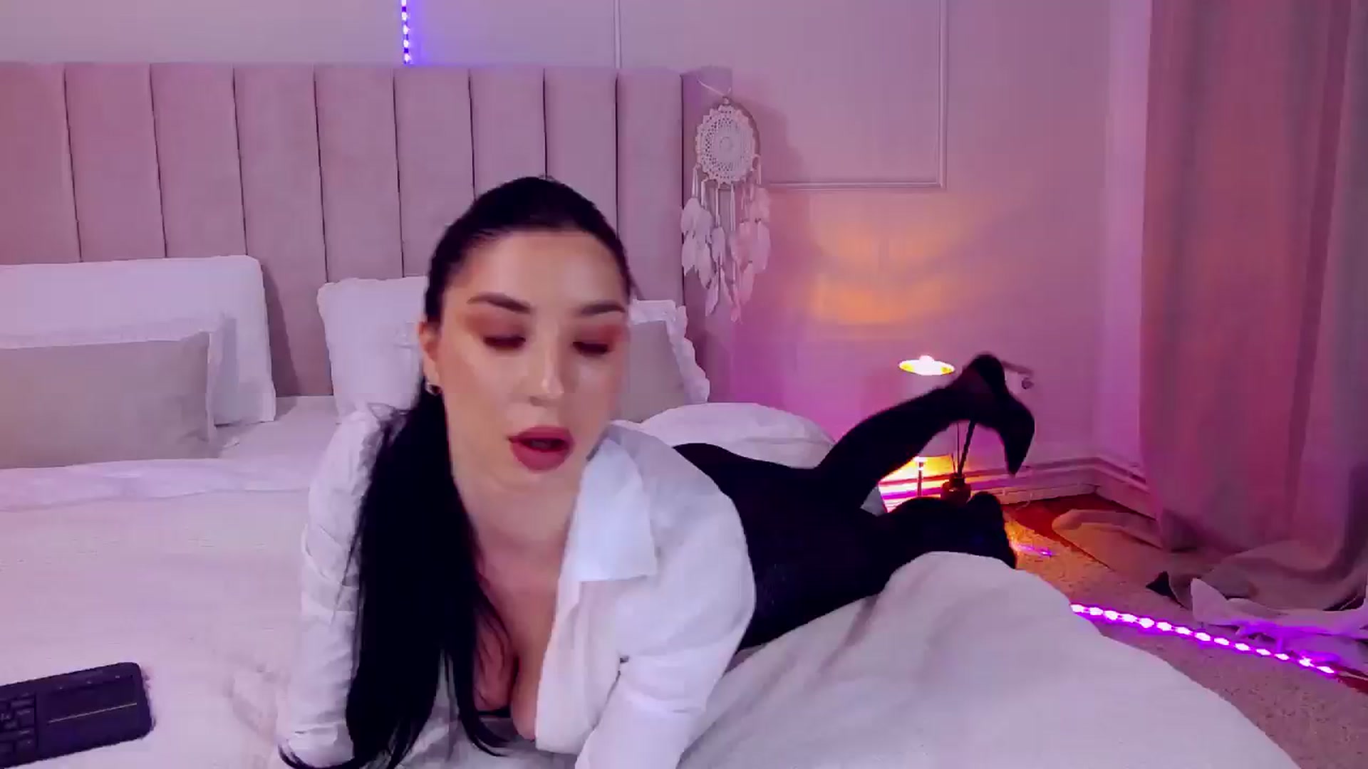 Gallery image thumbnail from LolaNiceAss1's myfreecams stream on, 02/16/2025, 17:09 image 12 of 20