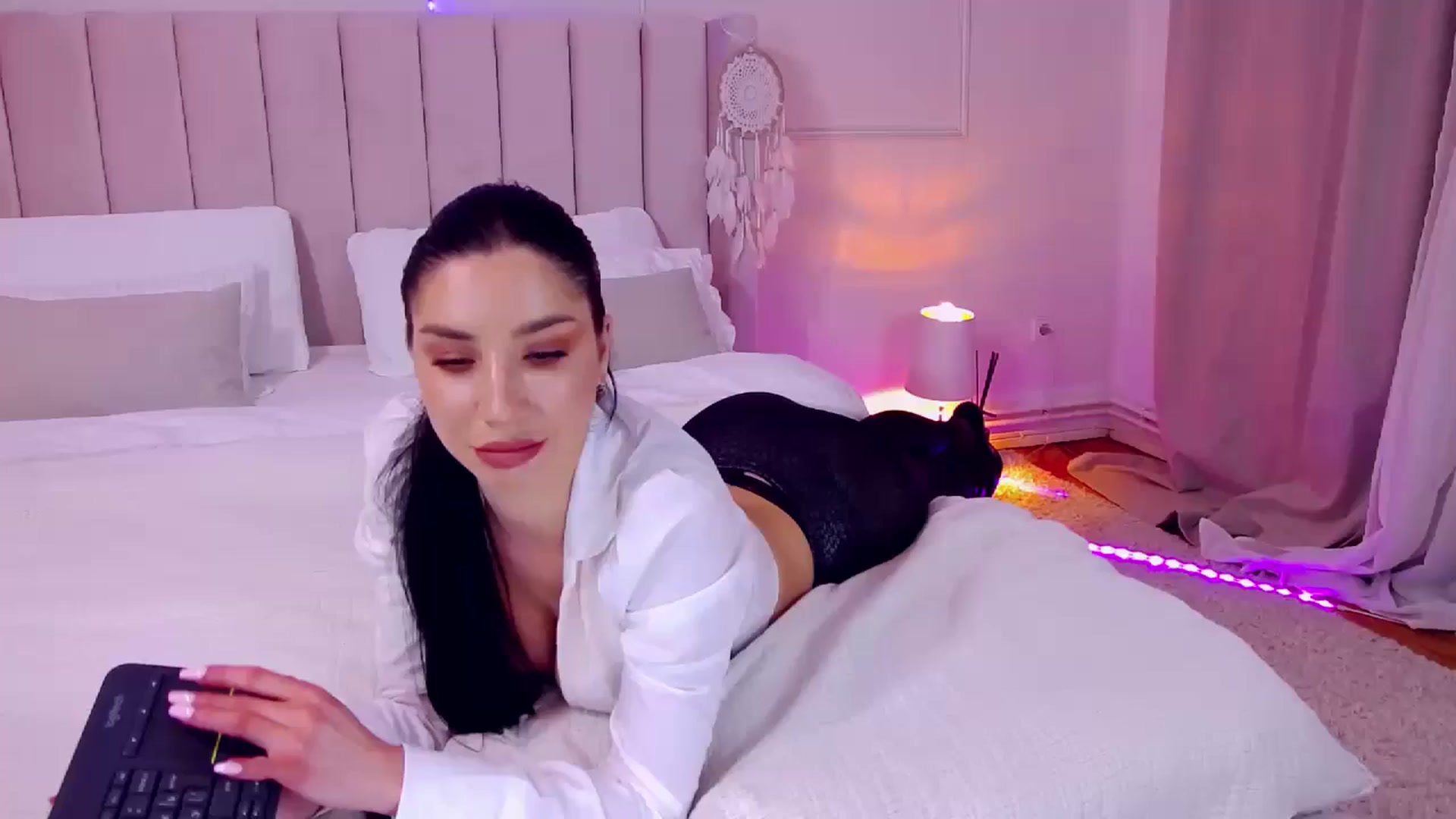 Gallery image thumbnail from LolaNiceAss1's myfreecams stream on, 02/16/2025, 17:09 image 18 of 20
