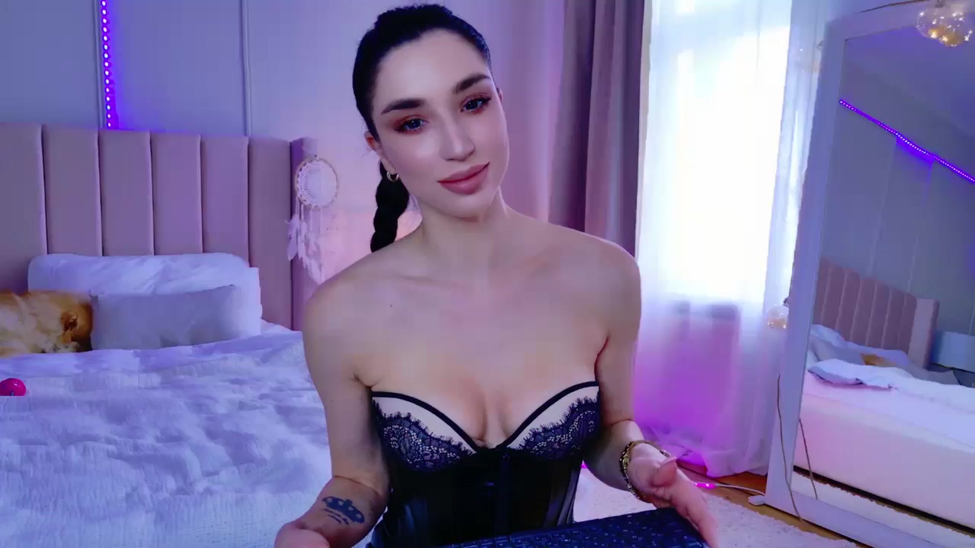 Gallery image thumbnail from LolaNiceAss1's myfreecams stream on, 03/02/2025, 14:28 image 3 of 20